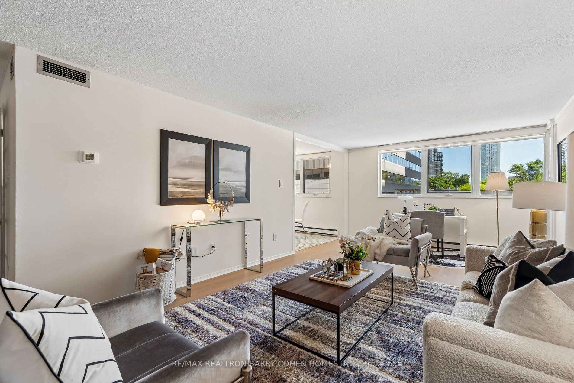 360 Bloor Street E 301 Property Photo 12