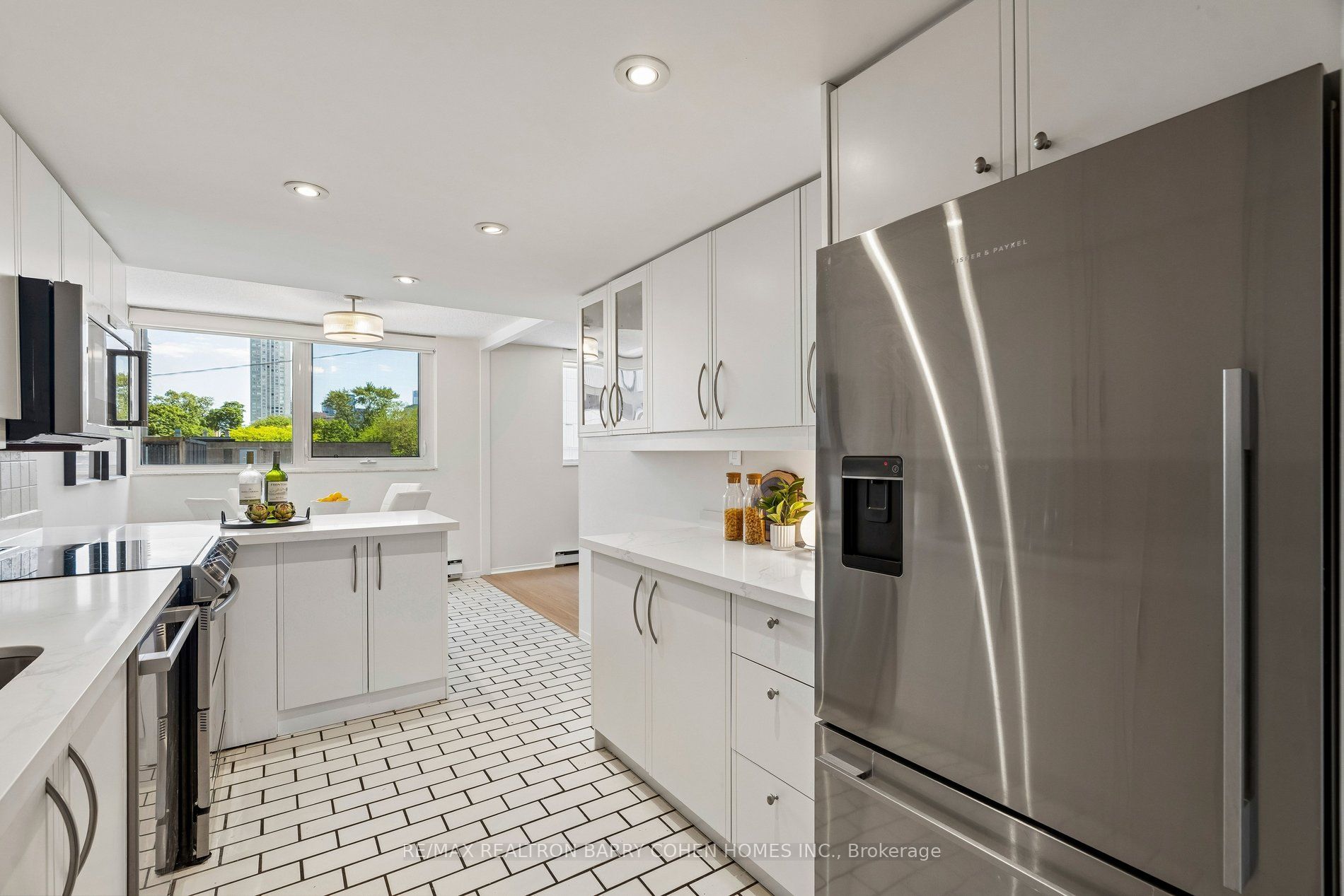 360 Bloor Street E 301 Property Photo 17