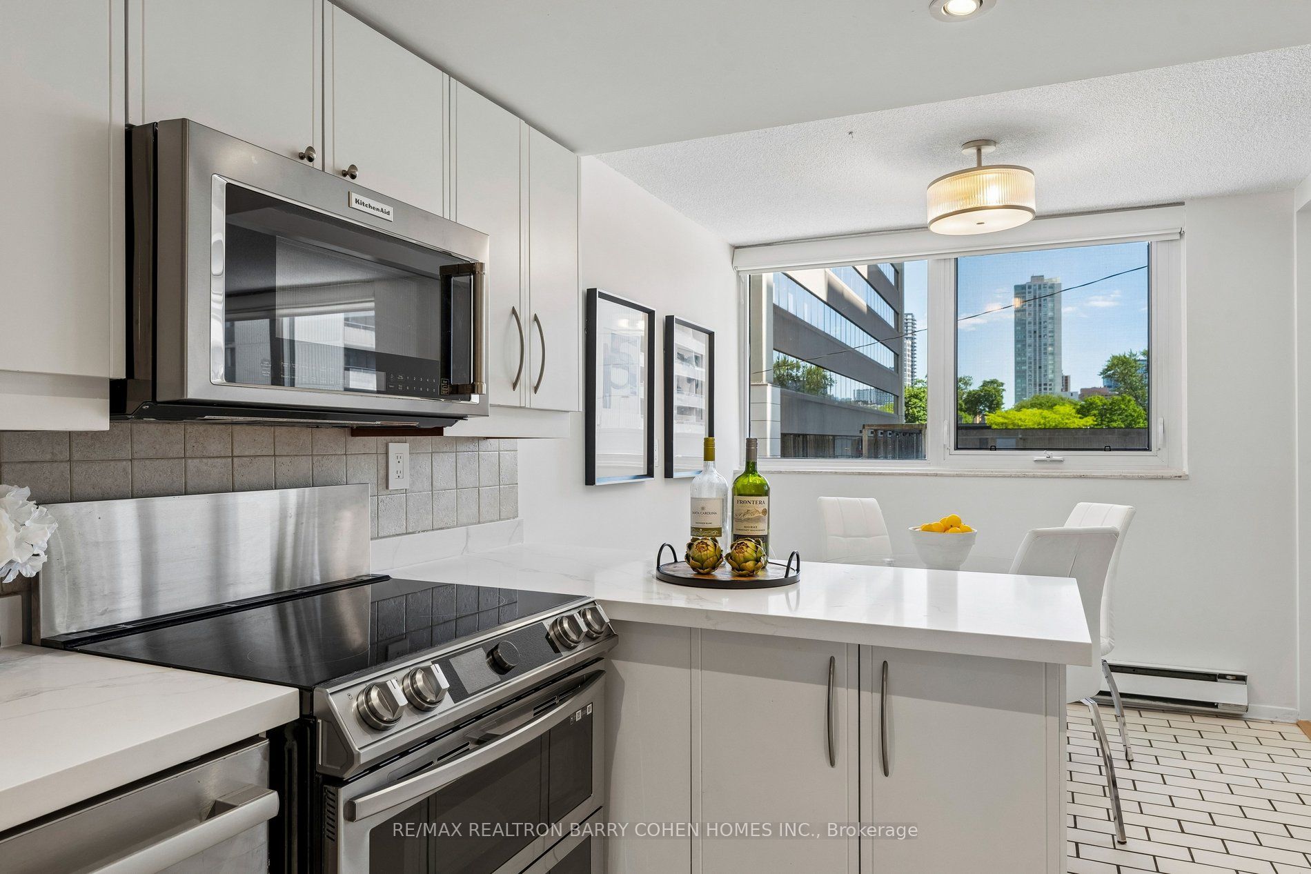 360 Bloor Street E 301 Property Photo 19
