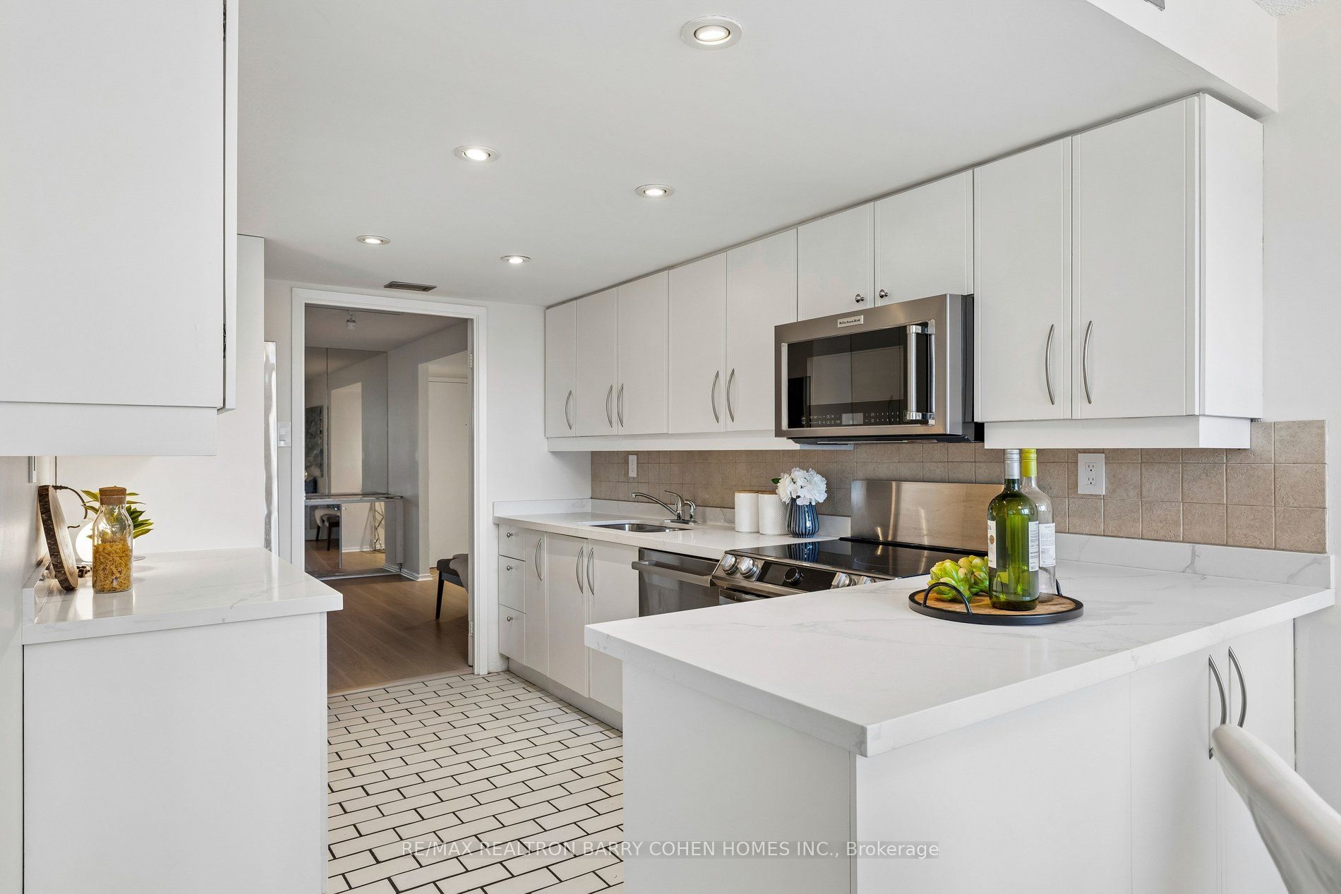 360 Bloor Street E 301 Property Photo 20
