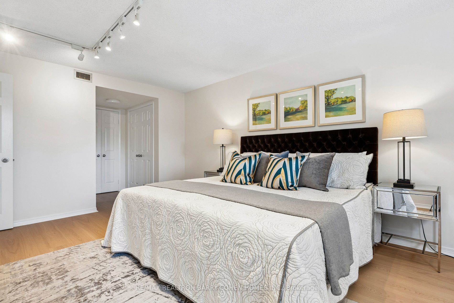 360 Bloor Street E 301 Property Photo 26