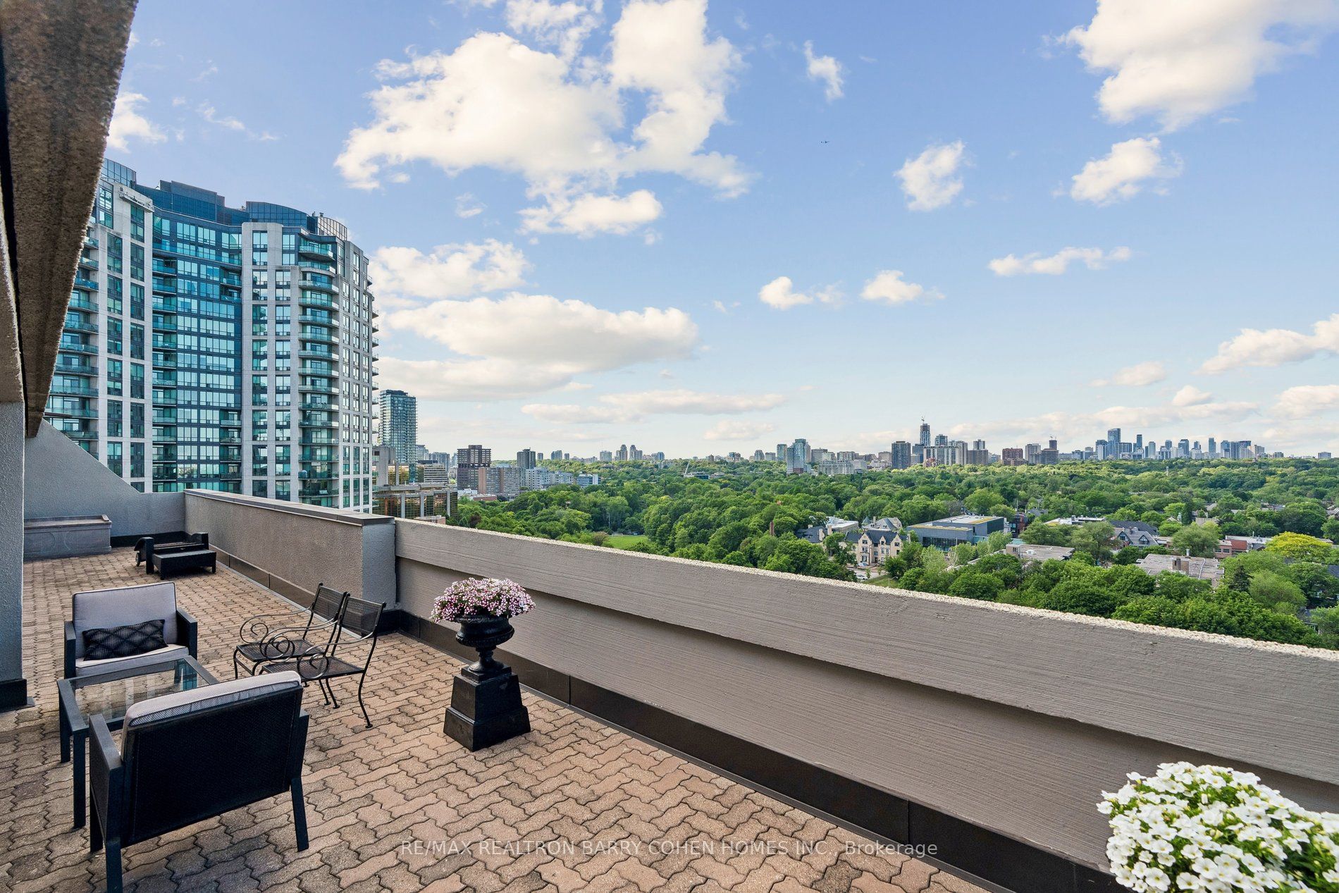 360 Bloor Street E 301 Property Photo 35