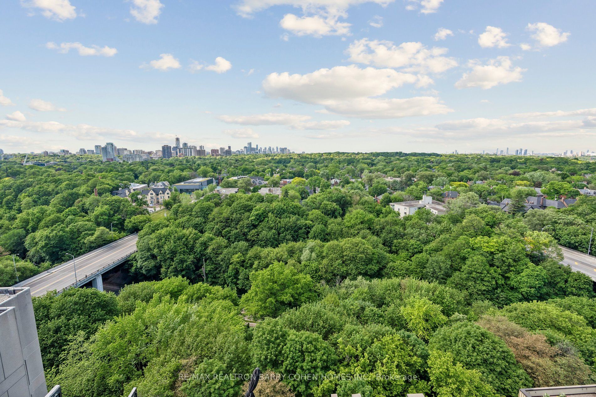 360 Bloor Street E 301 Property Photo 37
