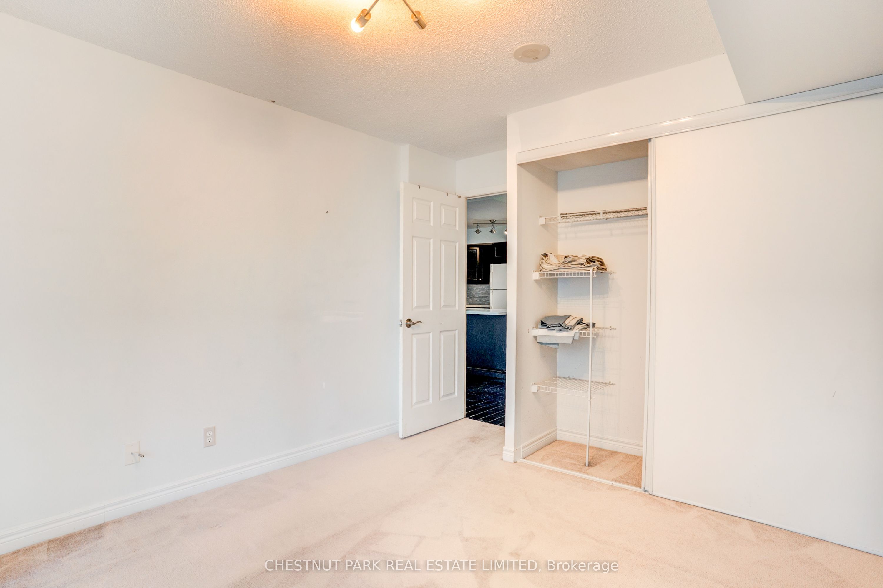 30 Grand Trunk Crescent 1008 Property Photo 18