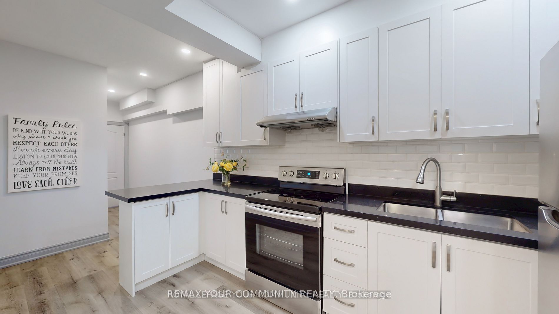 586 Parliament Street C Property Photo 4