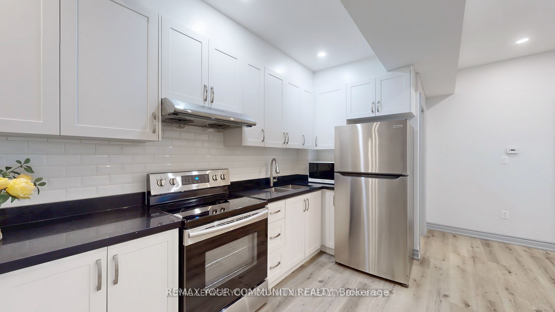 586 Parliament Street C Property Photo 6
