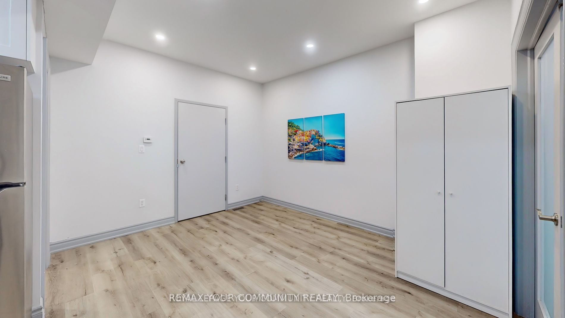 586 Parliament Street C Property Photo 7