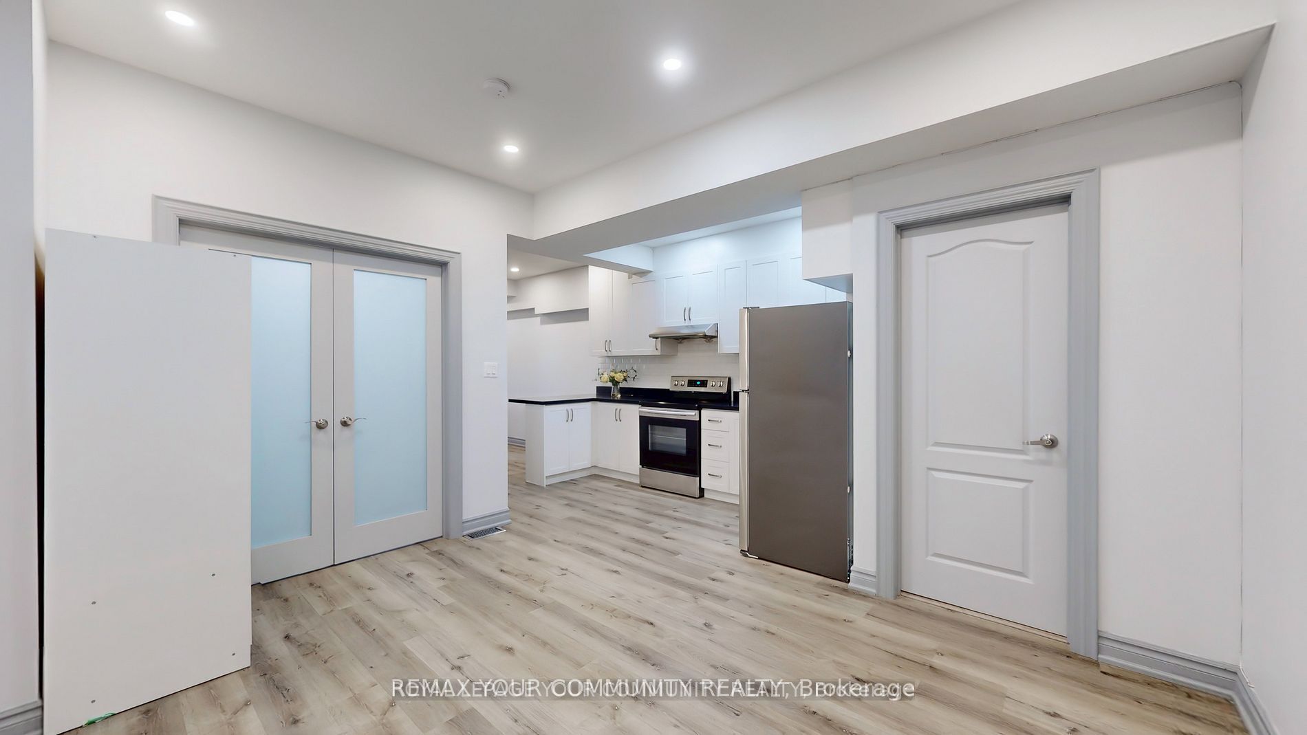 586 Parliament Street C Property Photo 10
