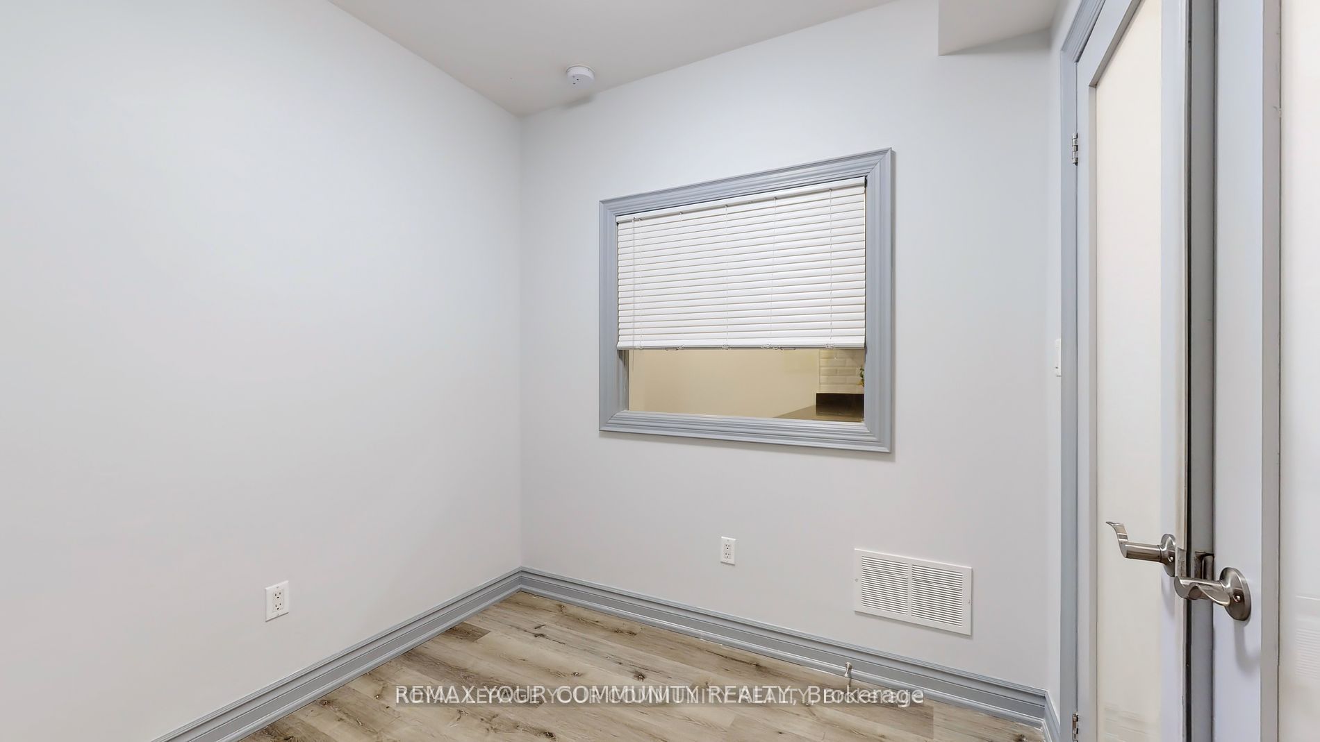 586 Parliament Street C Property Photo 12