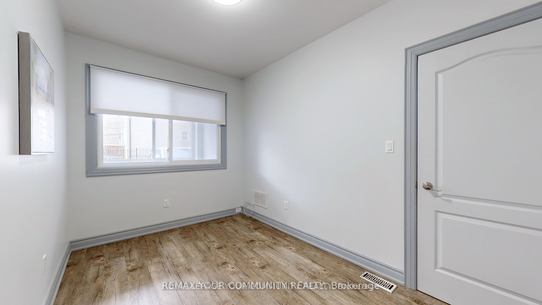 586 Parliament Street C Property Photo 16