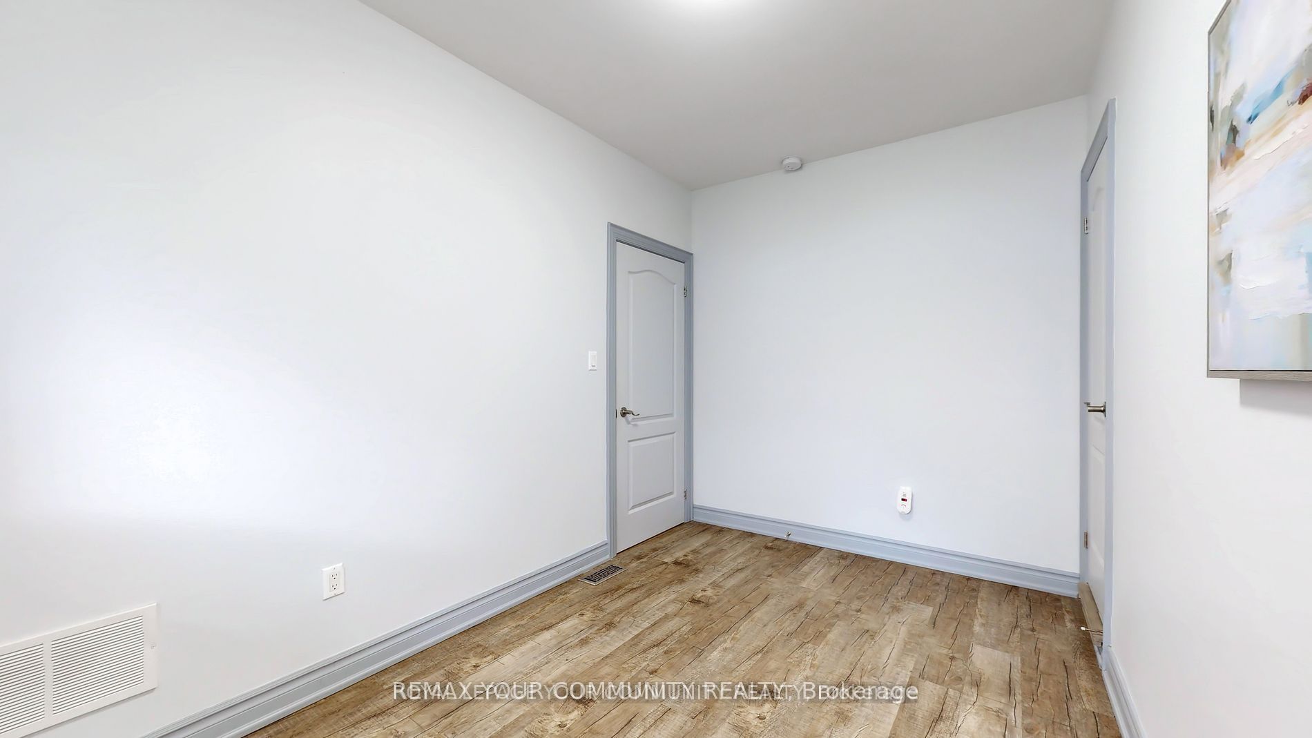 586 Parliament Street C Property Photo 17