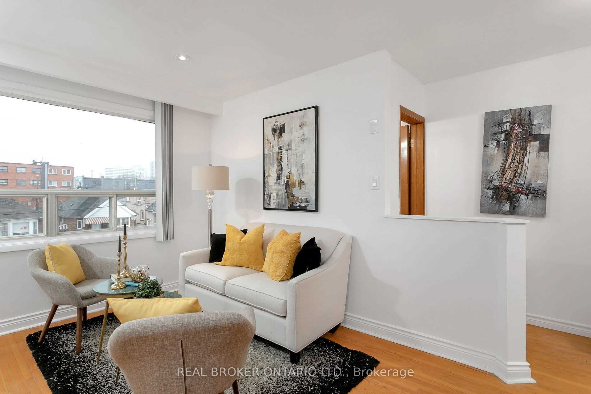 57 Lanark Avenue Upper Property Photo 2