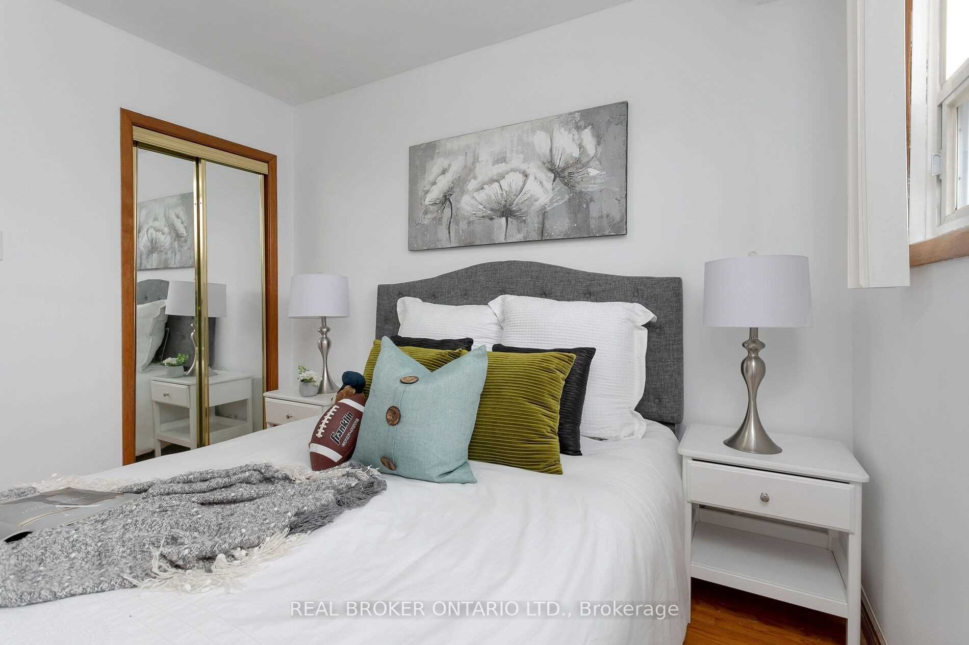 57 Lanark Avenue Upper Property Photo 6