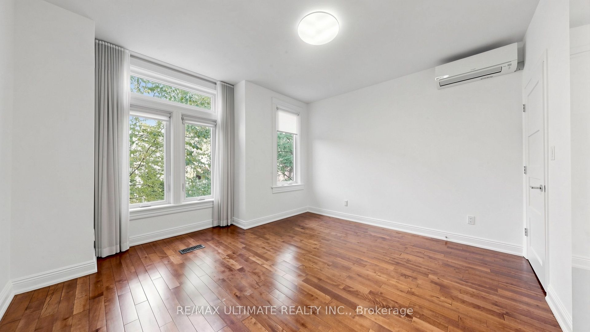5 Collahie Street Property Photo 25