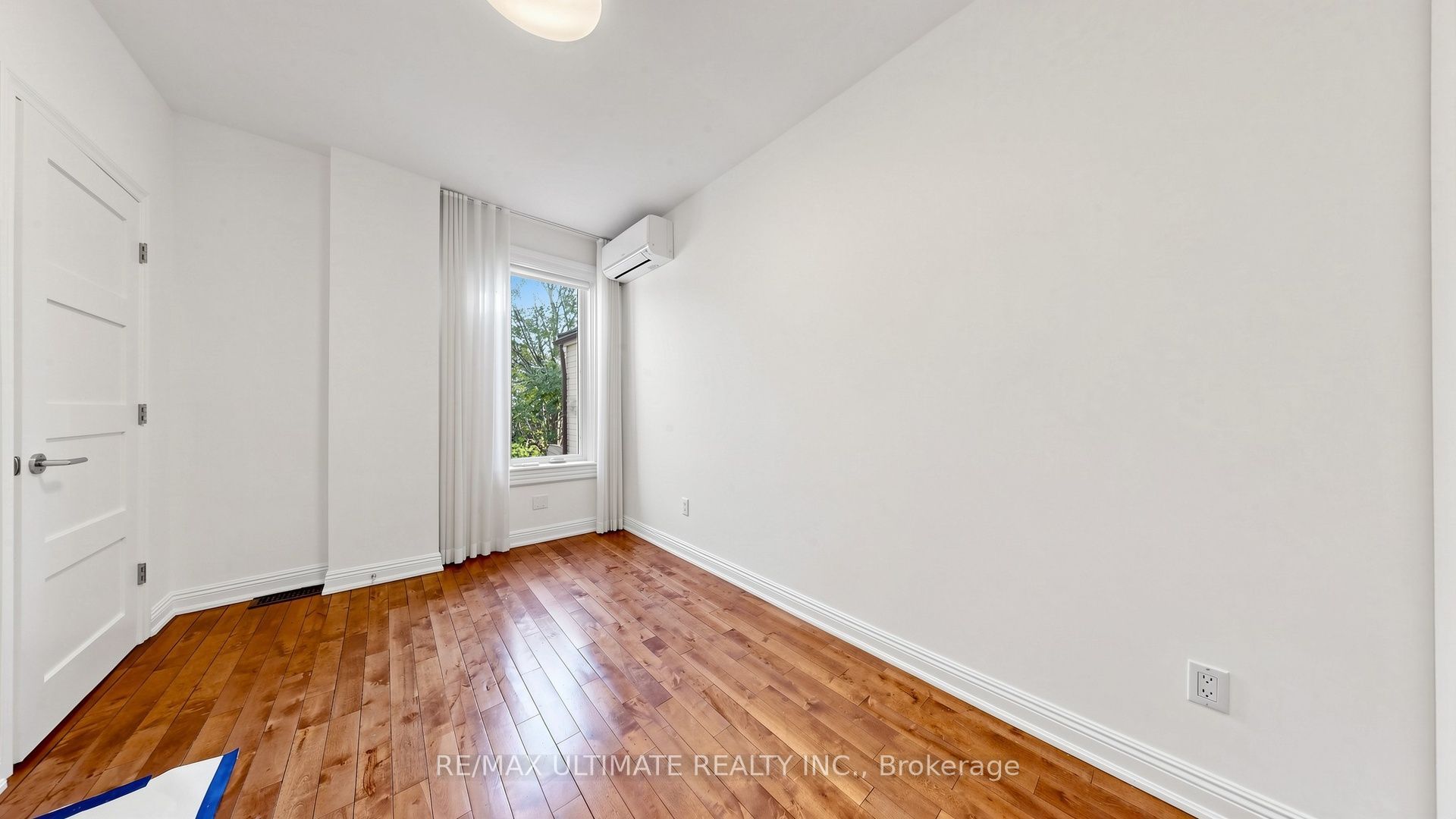 5 Collahie Street Property Photo 28