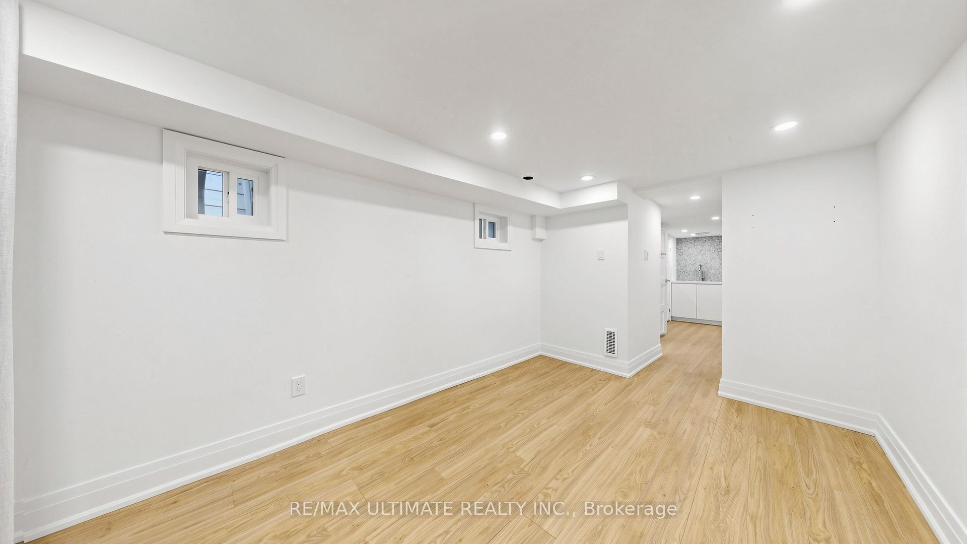 5 Collahie Street Property Photo 35