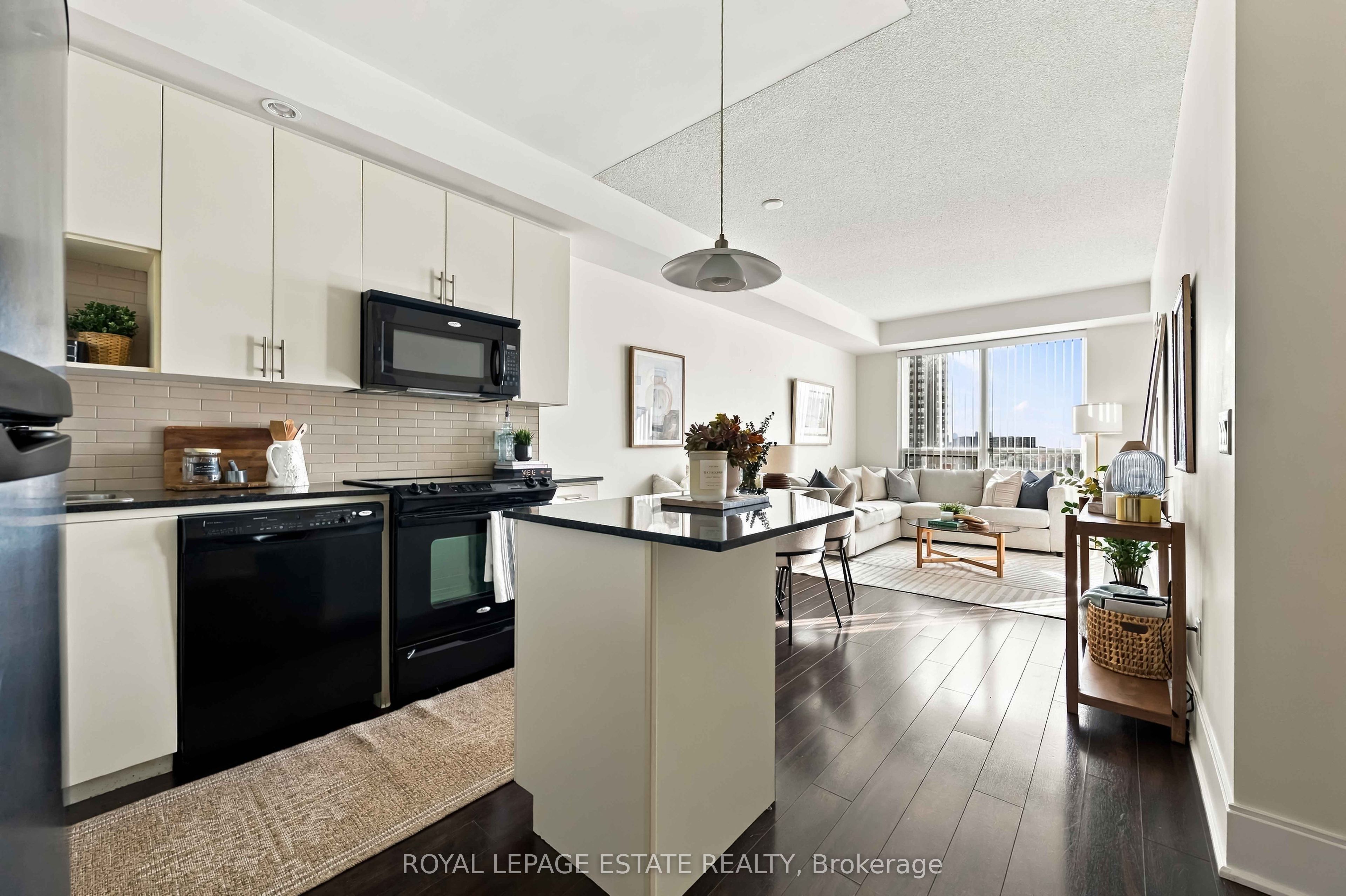 181 Wynford Drive 604 Property Photo 1