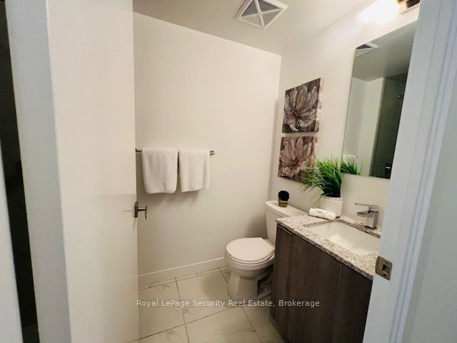 31 Tippett Road 645 Property Photo 15