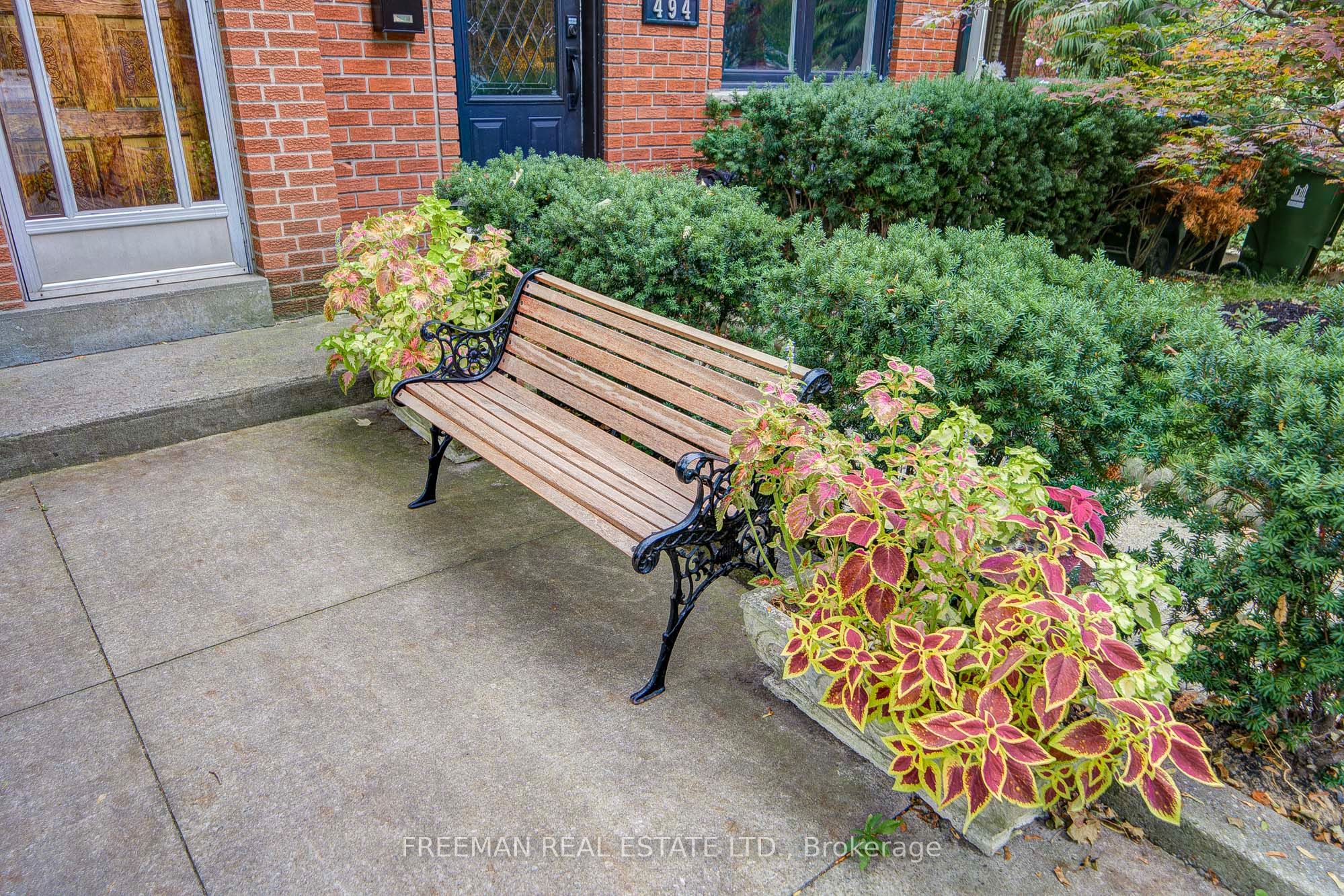 492 Manning Avenue Property Photo 4