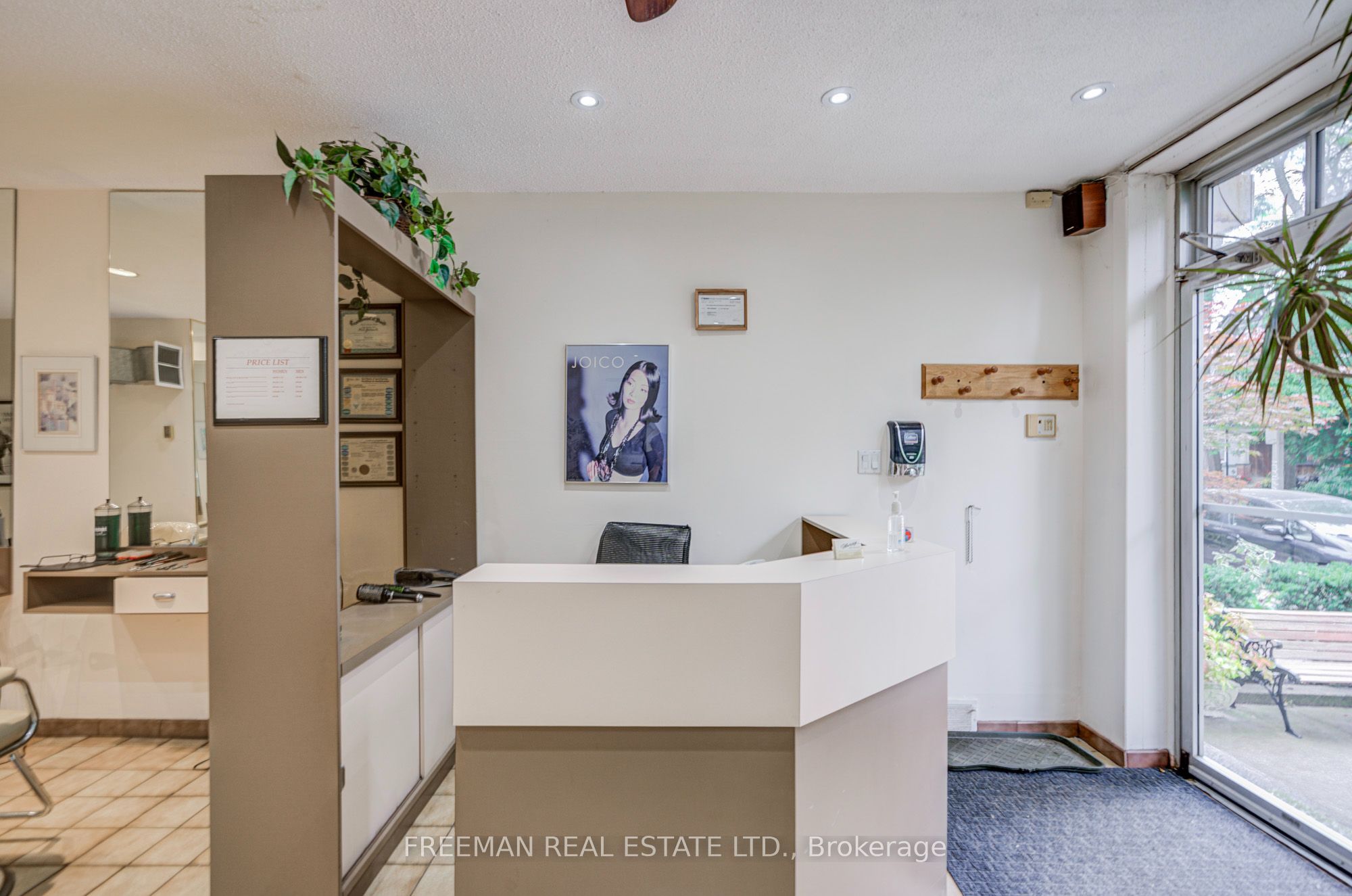 492 Manning Avenue Property Photo 6
