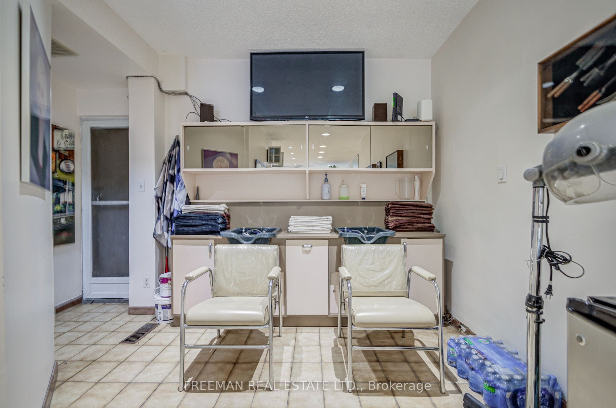 492 Manning Avenue Property Photo 14