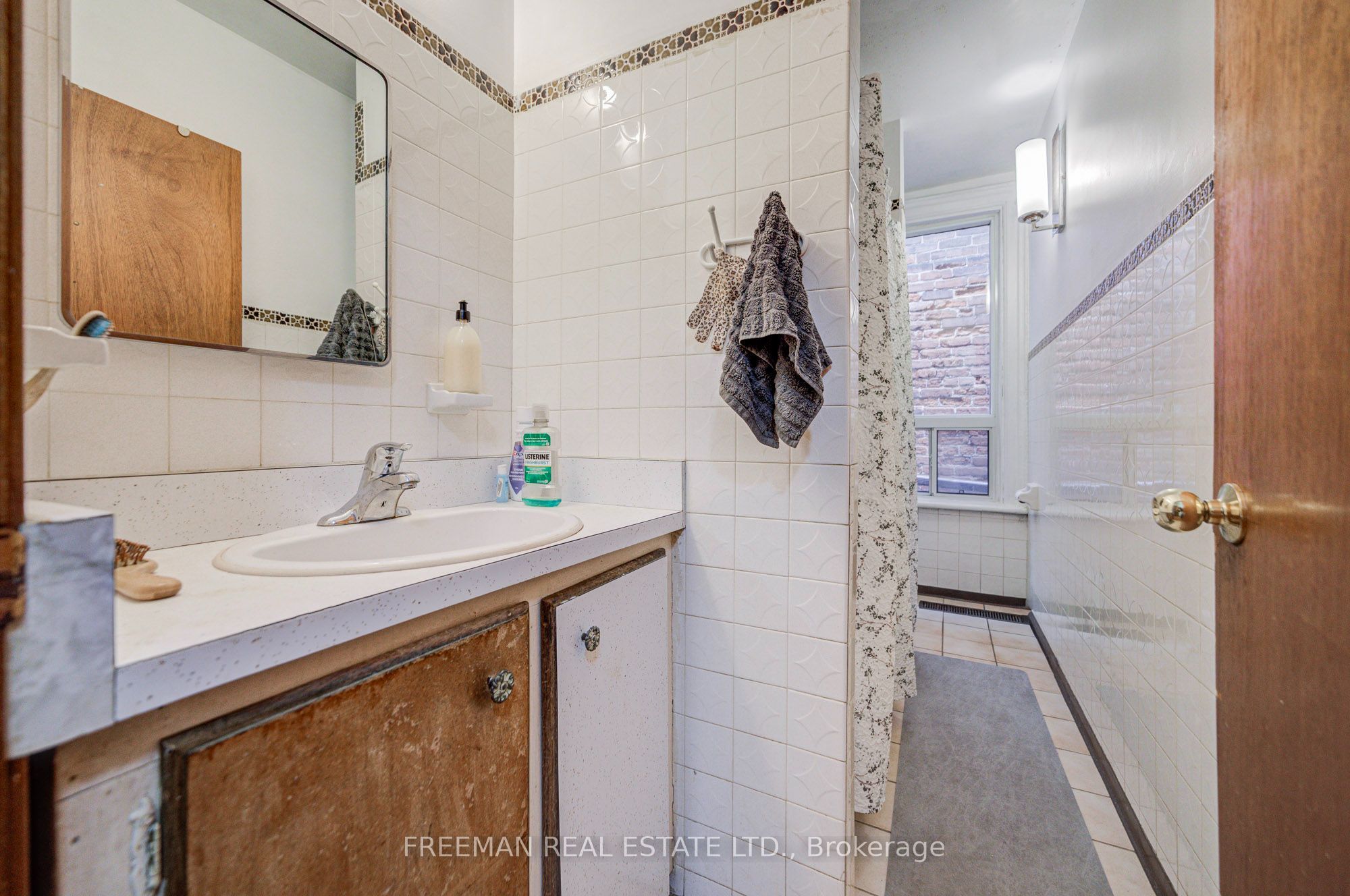 492 Manning Avenue Property Photo 25