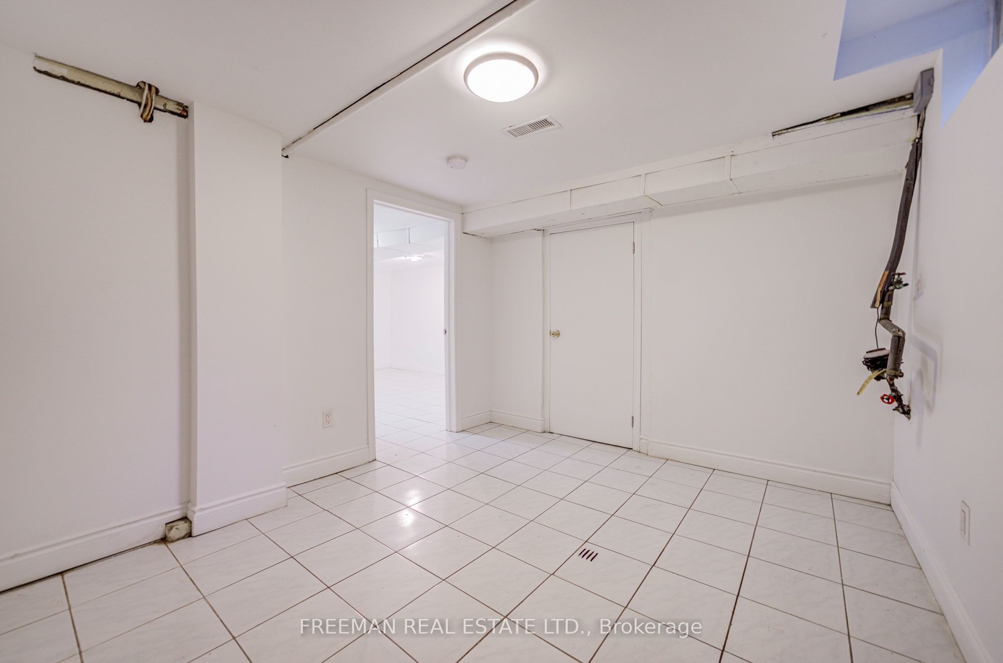 492 Manning Avenue Property Photo 28