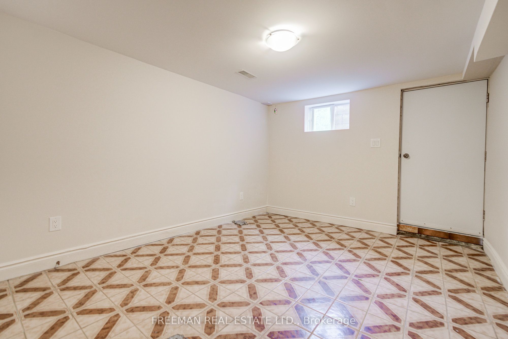 492 Manning Avenue Property Photo 37