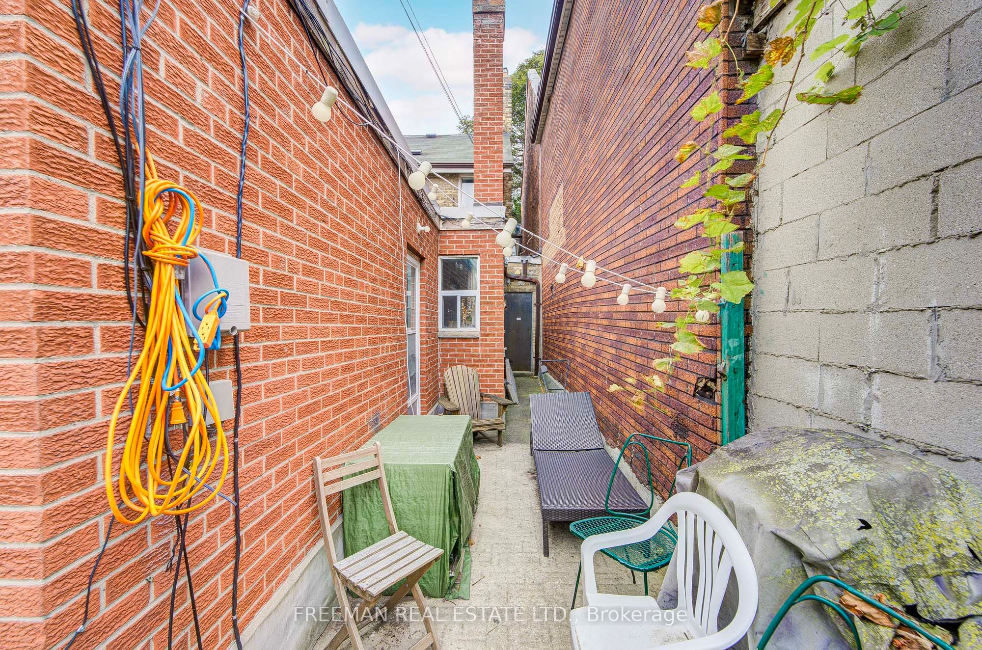 492 Manning Avenue Property Photo 43