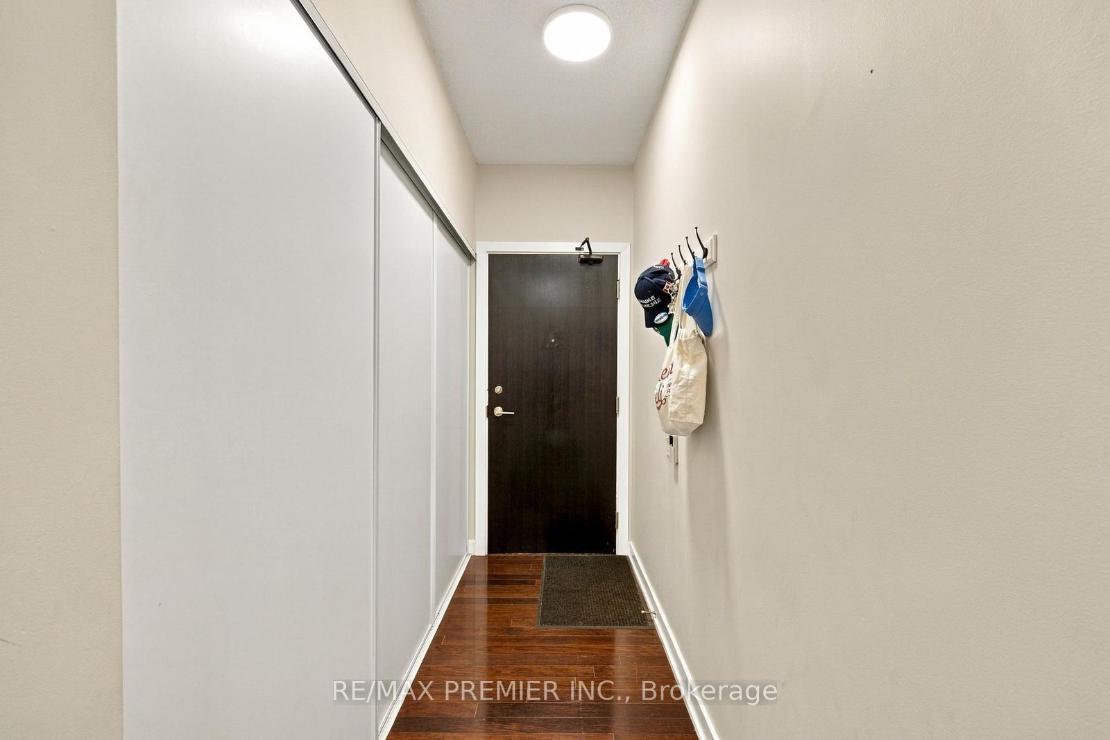 33 Charles Street E 1405 Property Photo 10