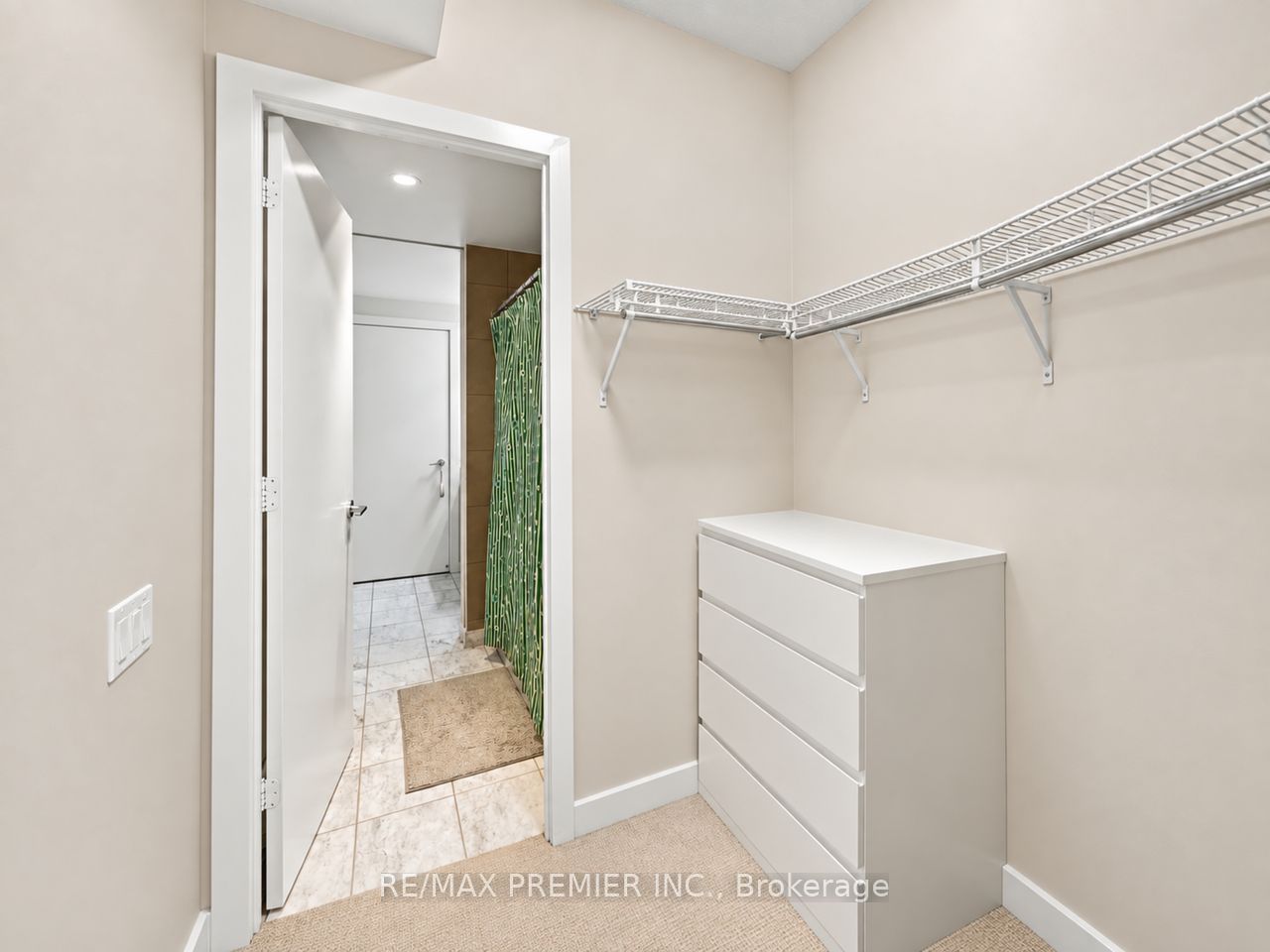 33 Charles Street E 1405 Property Photo 24