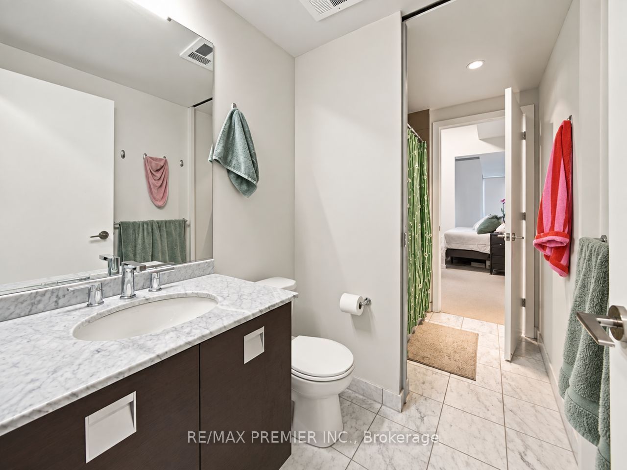 33 Charles Street E 1405 Property Photo 25