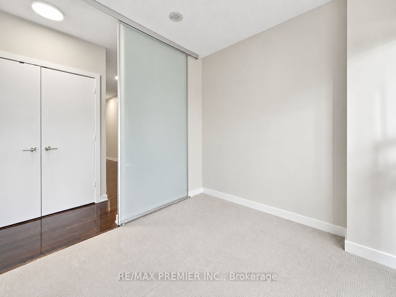33 Charles Street E 1405 Property Photo 27