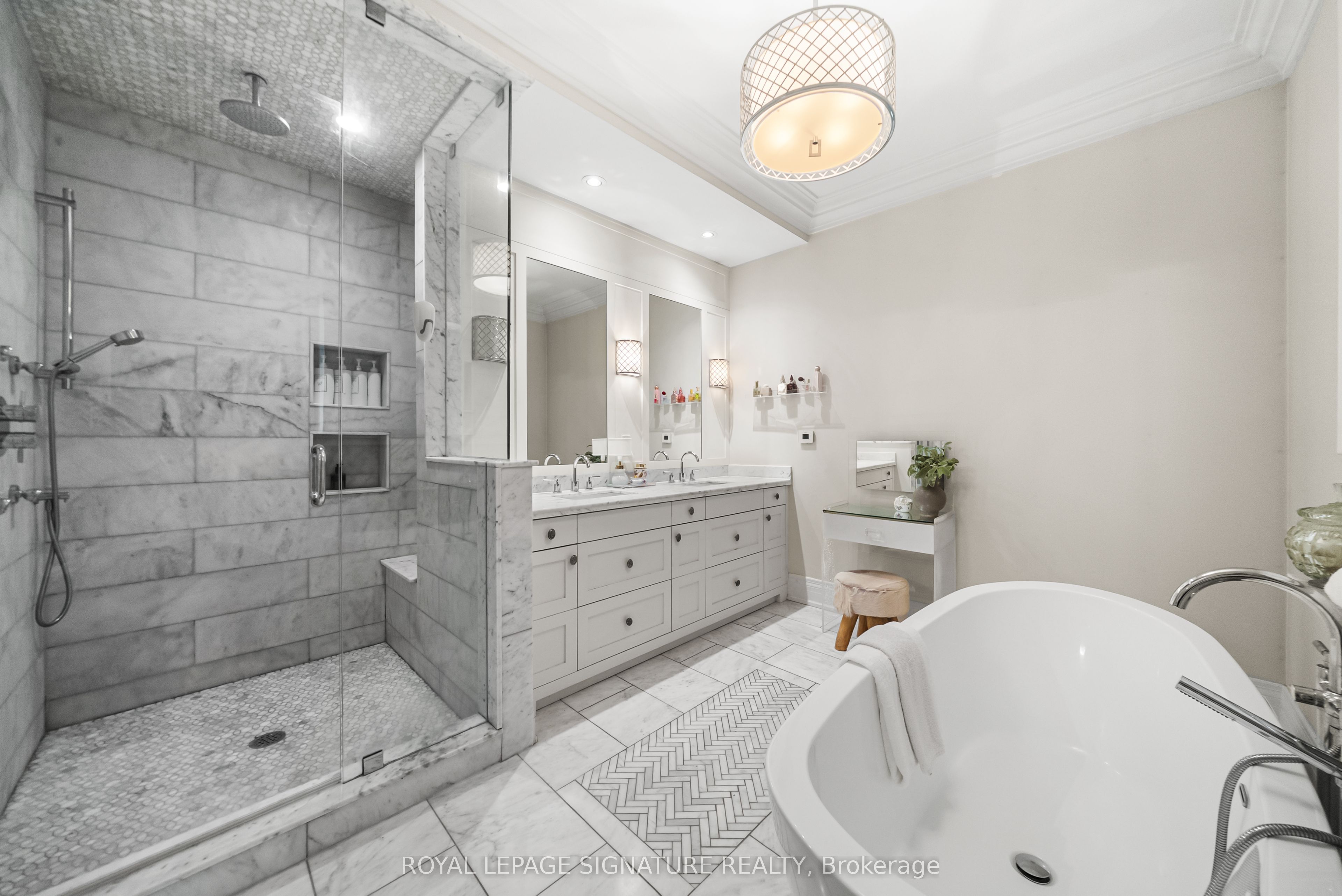39 Regina Avenue Property Photo 21