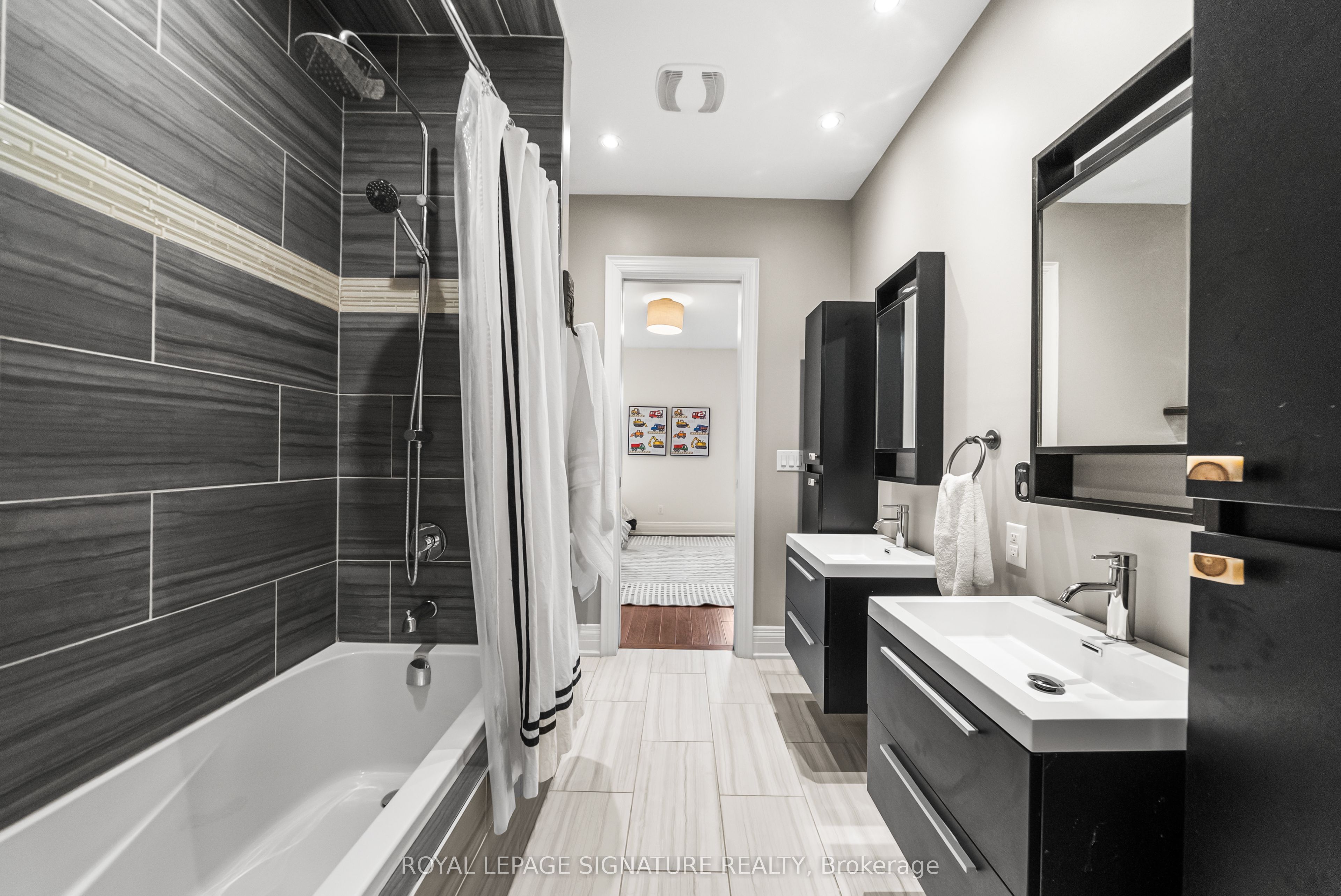39 Regina Avenue Property Photo 23