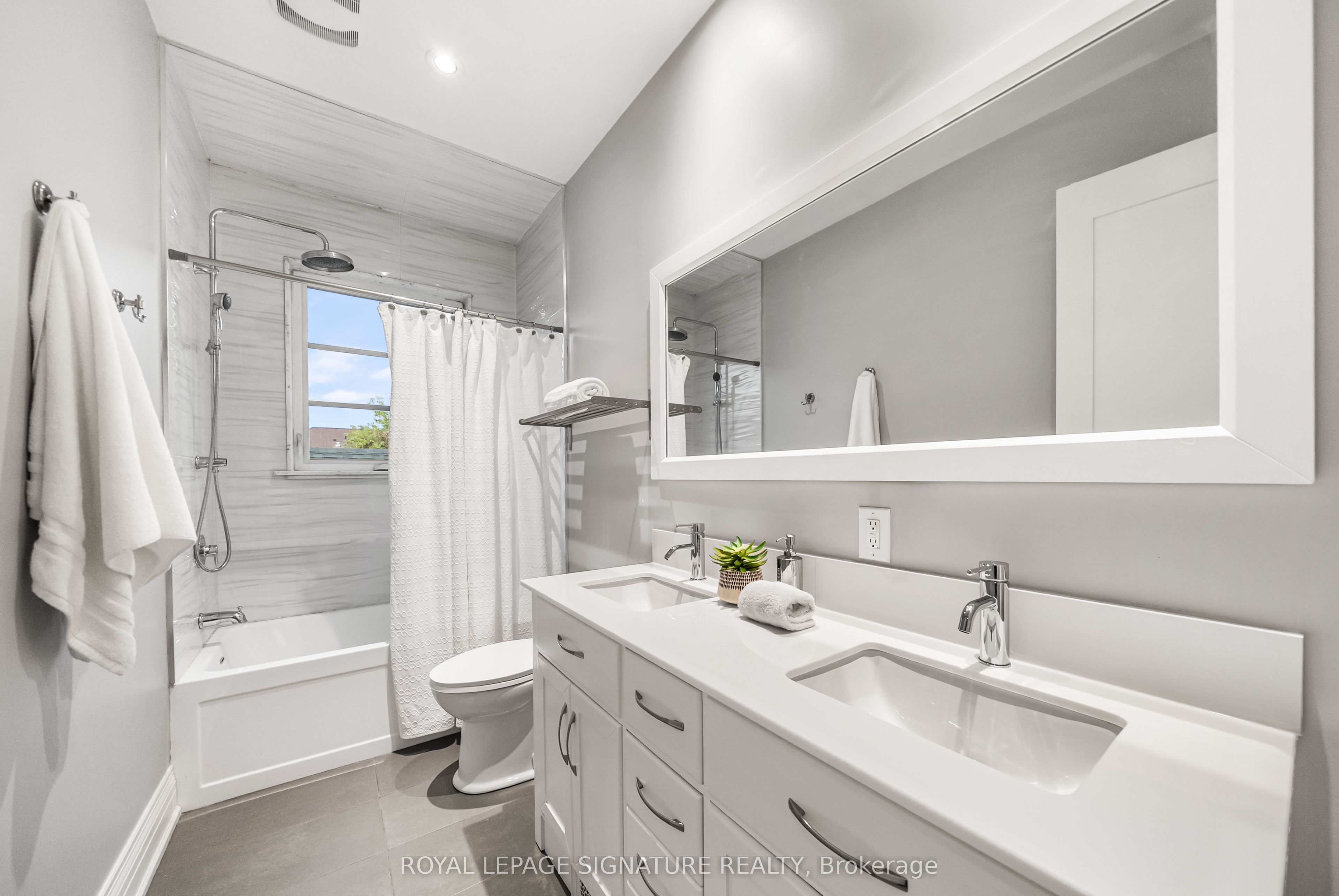 39 Regina Avenue Property Photo 26