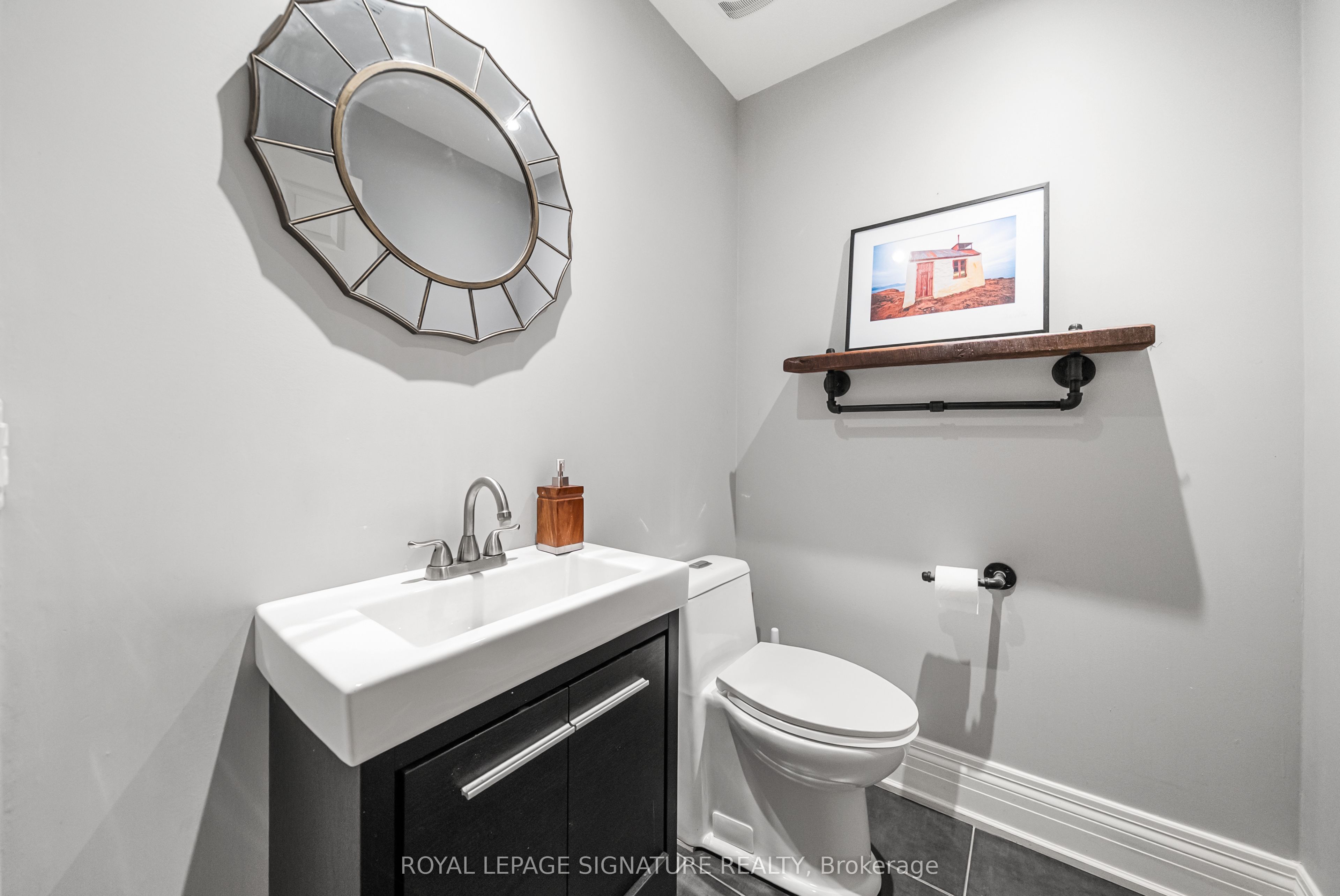 39 Regina Avenue Property Photo 32