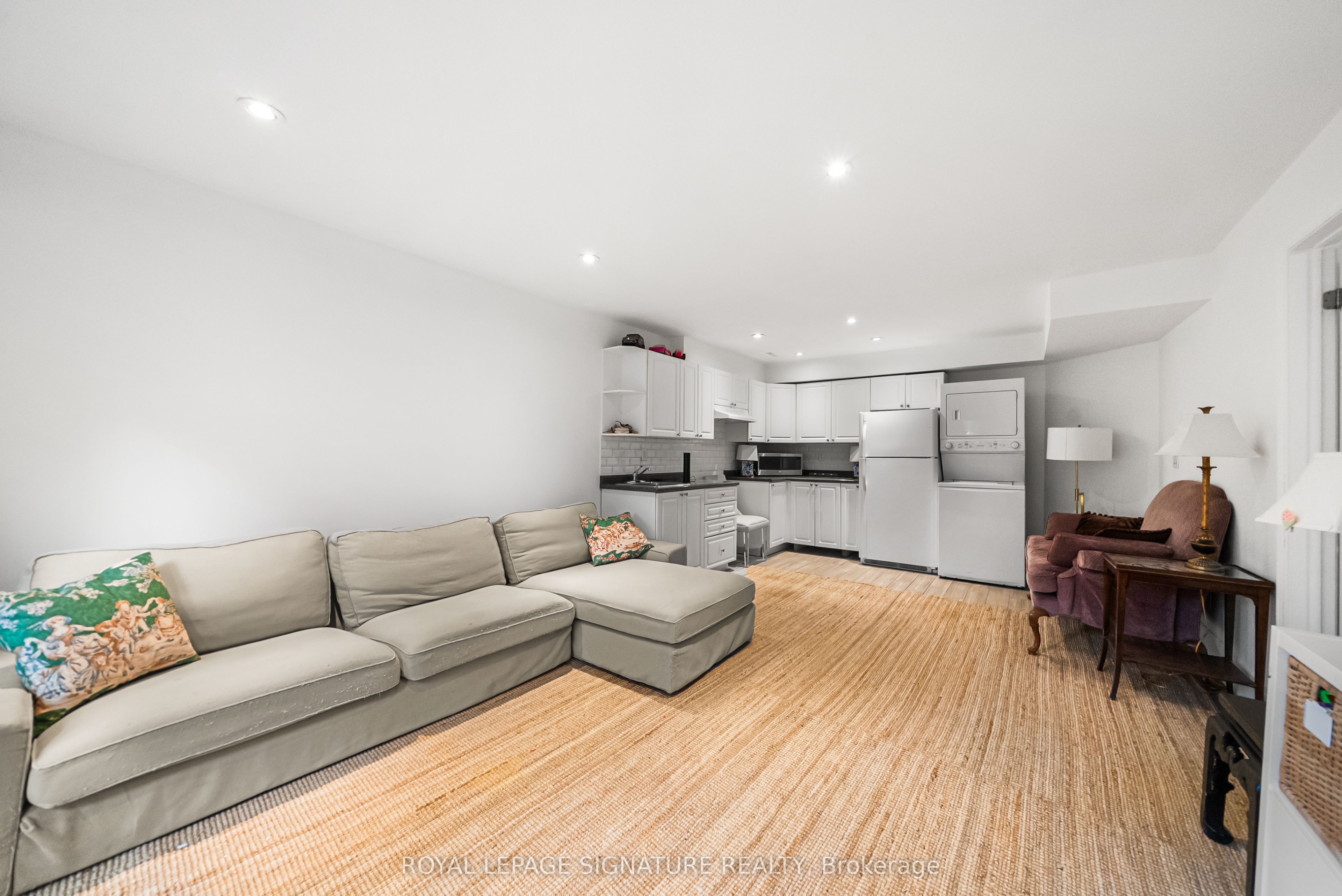 39 Regina Avenue Property Photo 33
