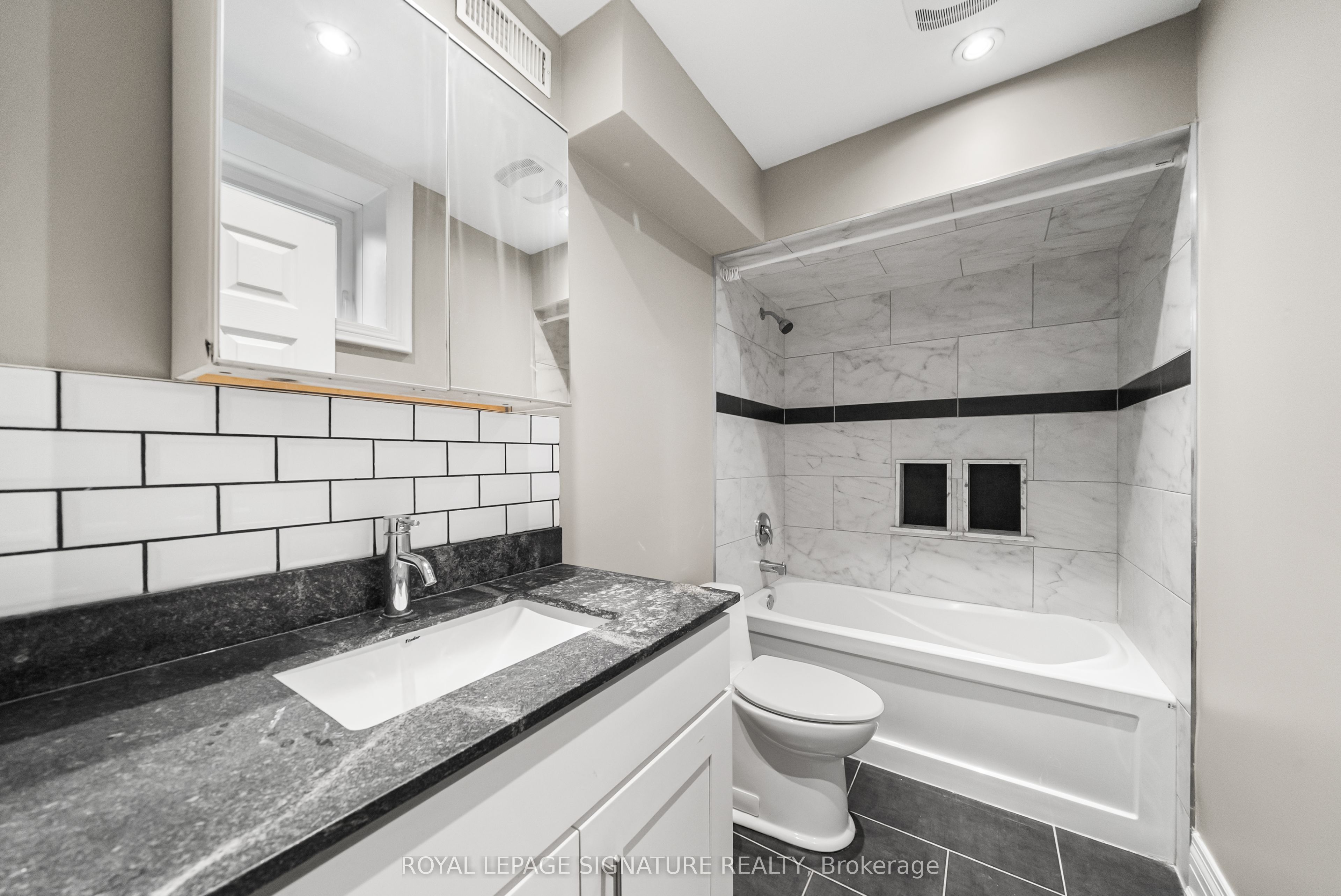 39 Regina Avenue Property Photo 35