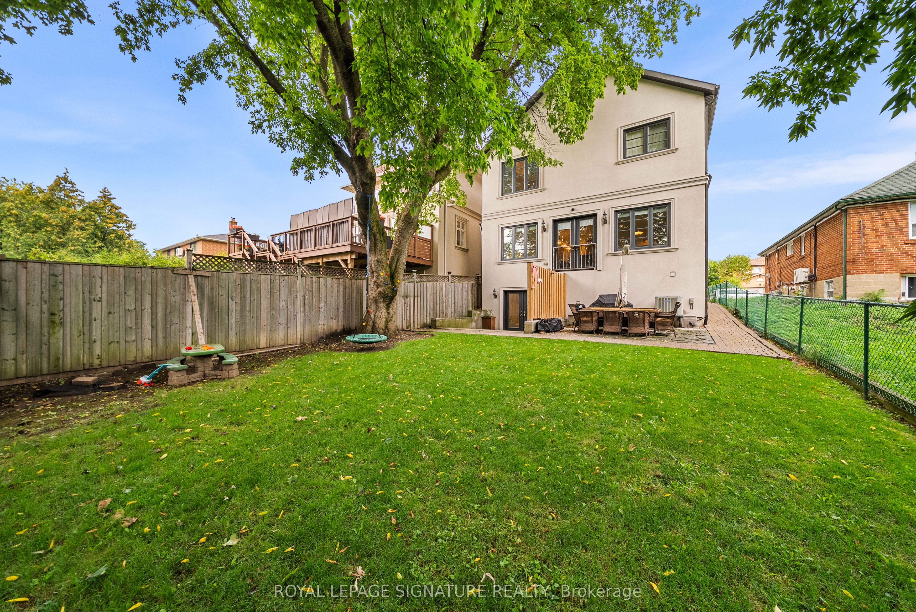 39 Regina Avenue Property Photo 38