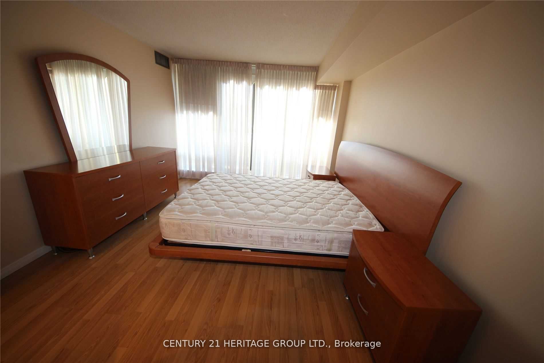 1101 Steeles Avenue W 909 Property Photo 12