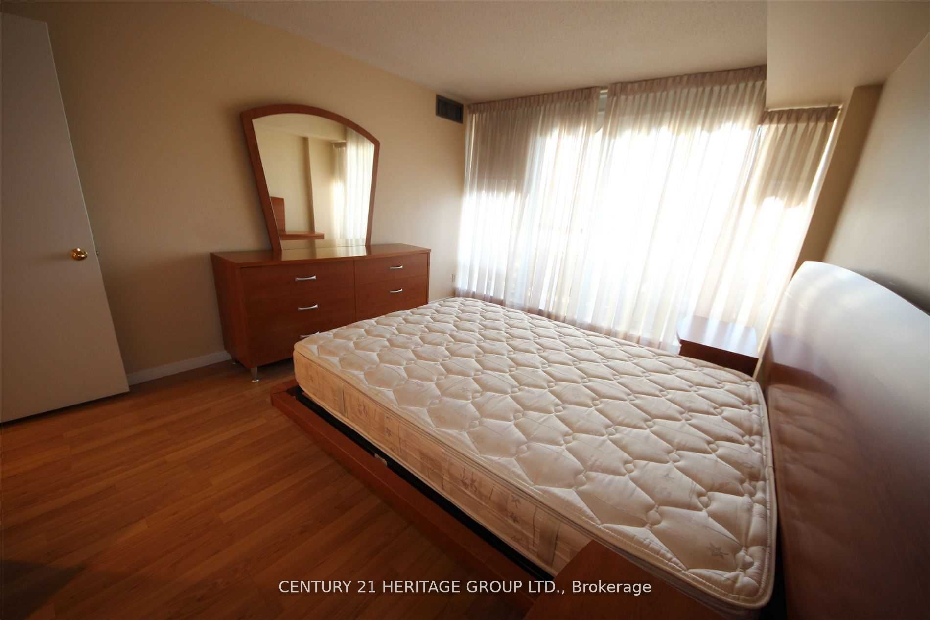 1101 Steeles Avenue W 909 Property Photo 14