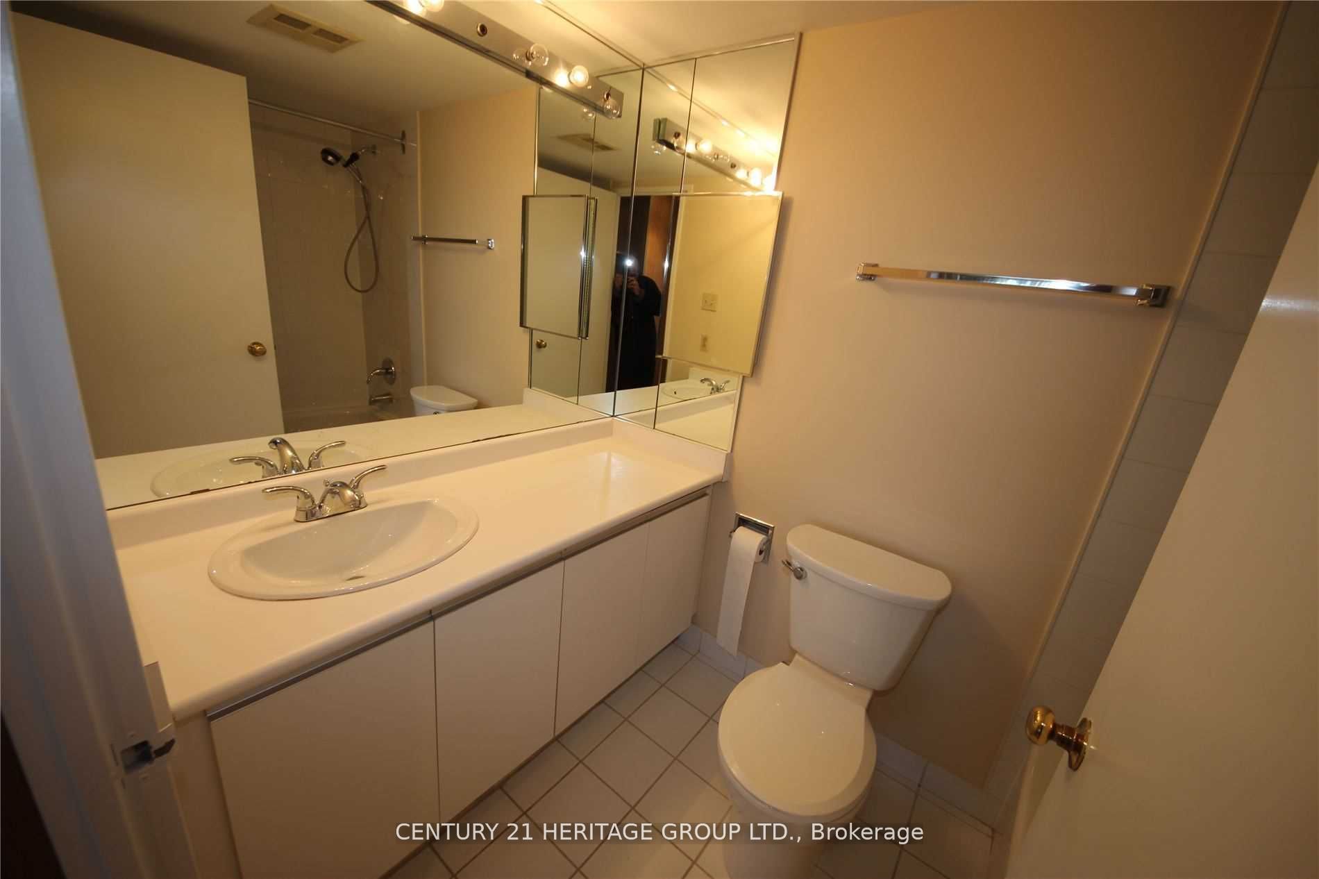 1101 Steeles Avenue W 909 Property Photo 16