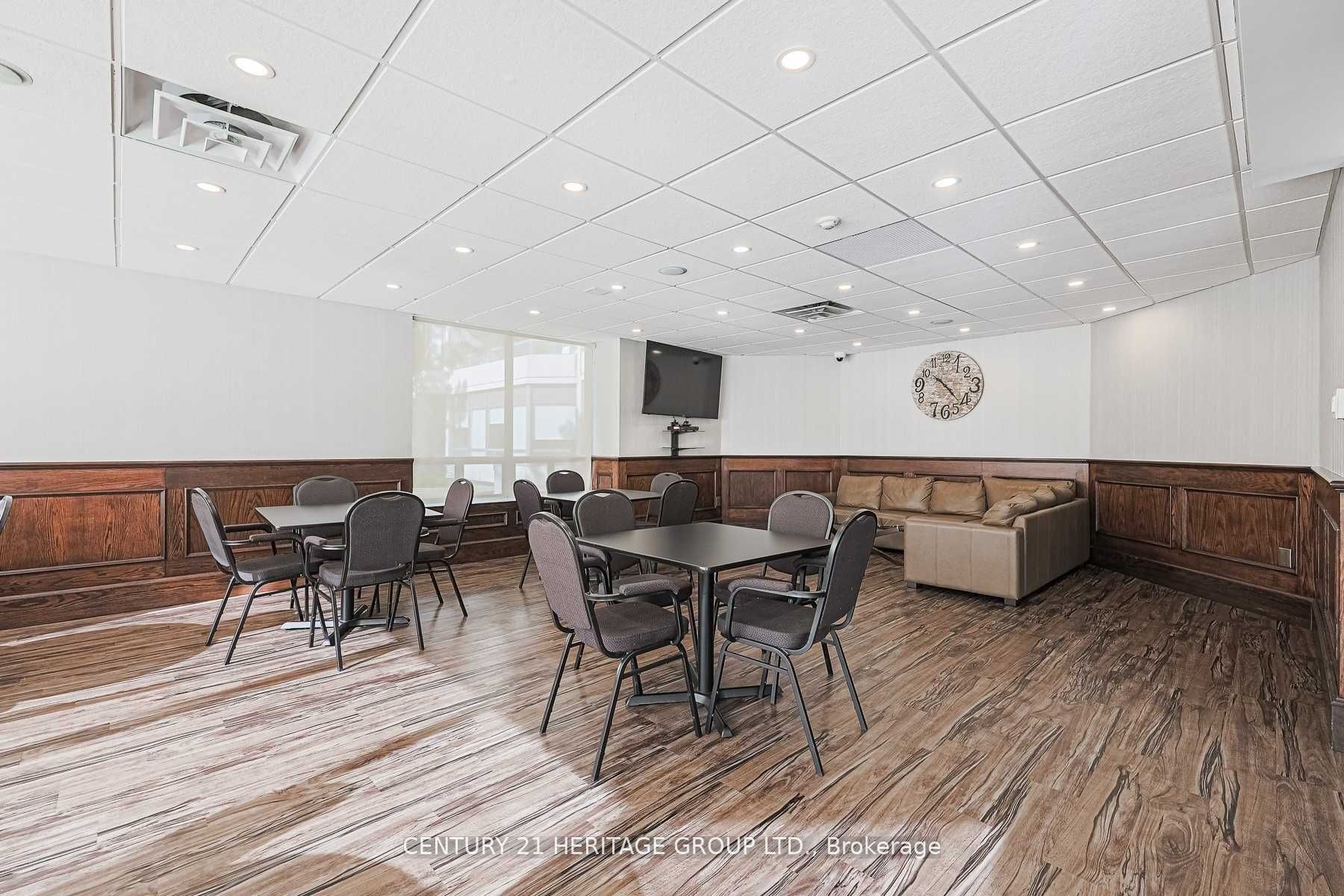 1101 Steeles Avenue W 909 Property Photo 17