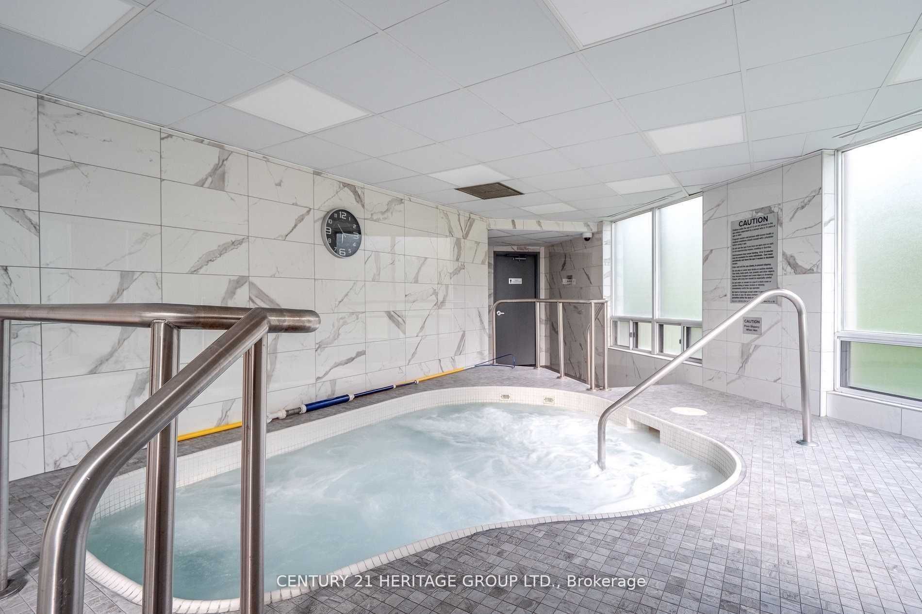 1101 Steeles Avenue W 909 Property Photo 19