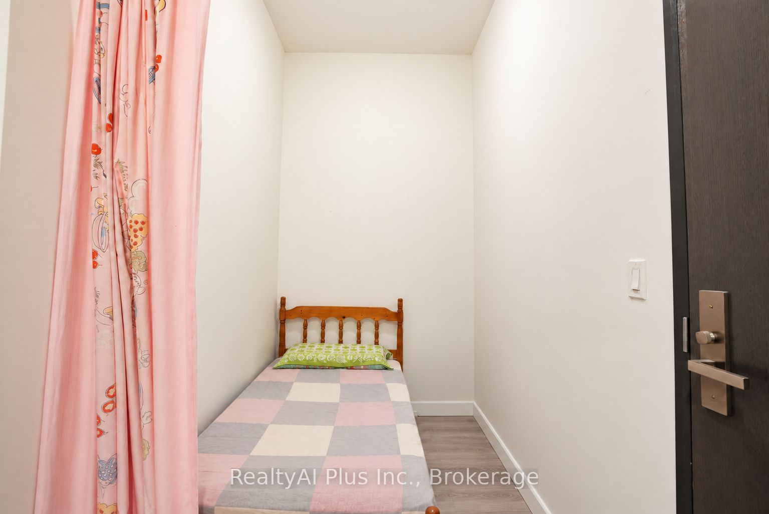 52 Forest Manor Road 104 Property Photo 15