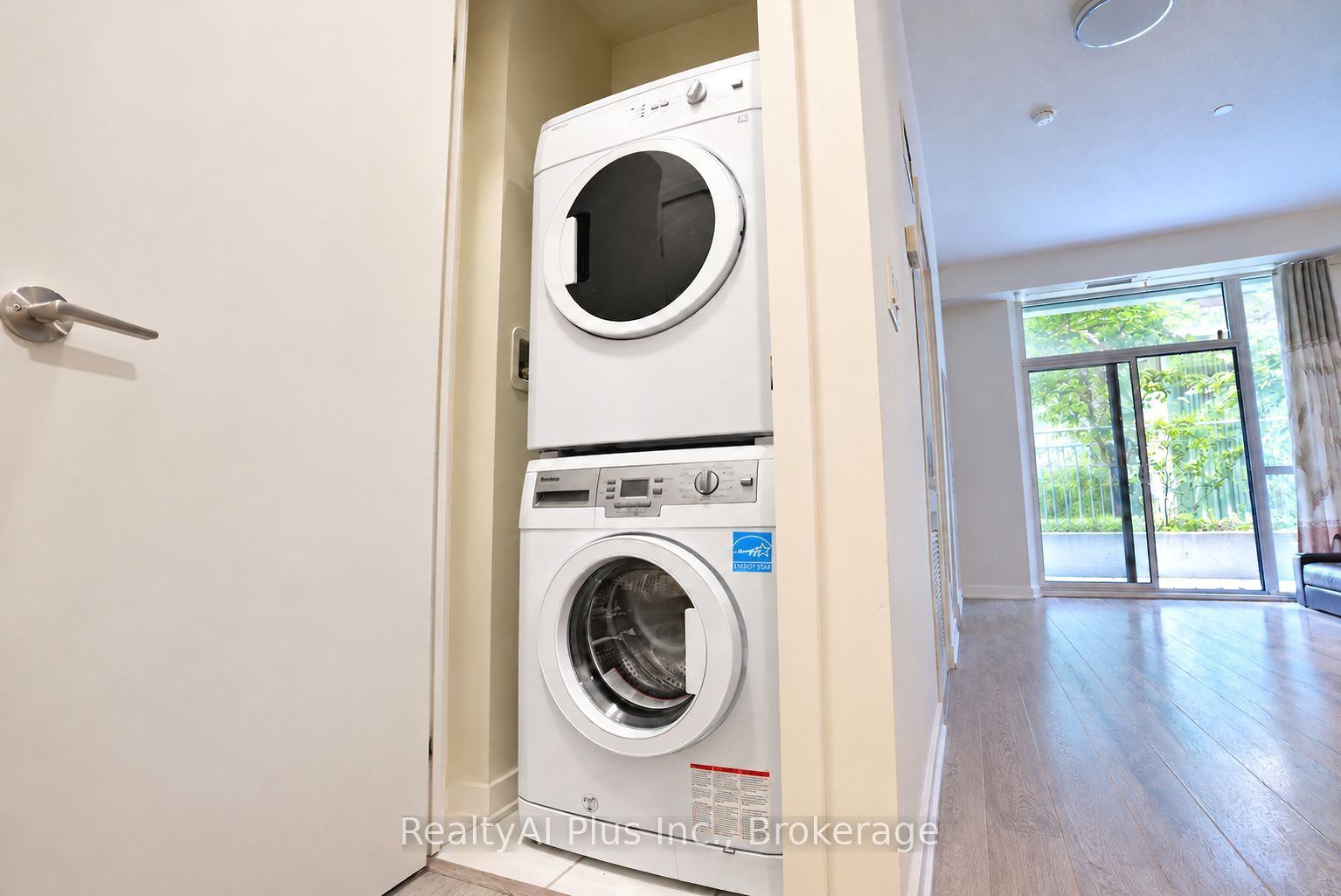52 Forest Manor Road 104 Property Photo 18