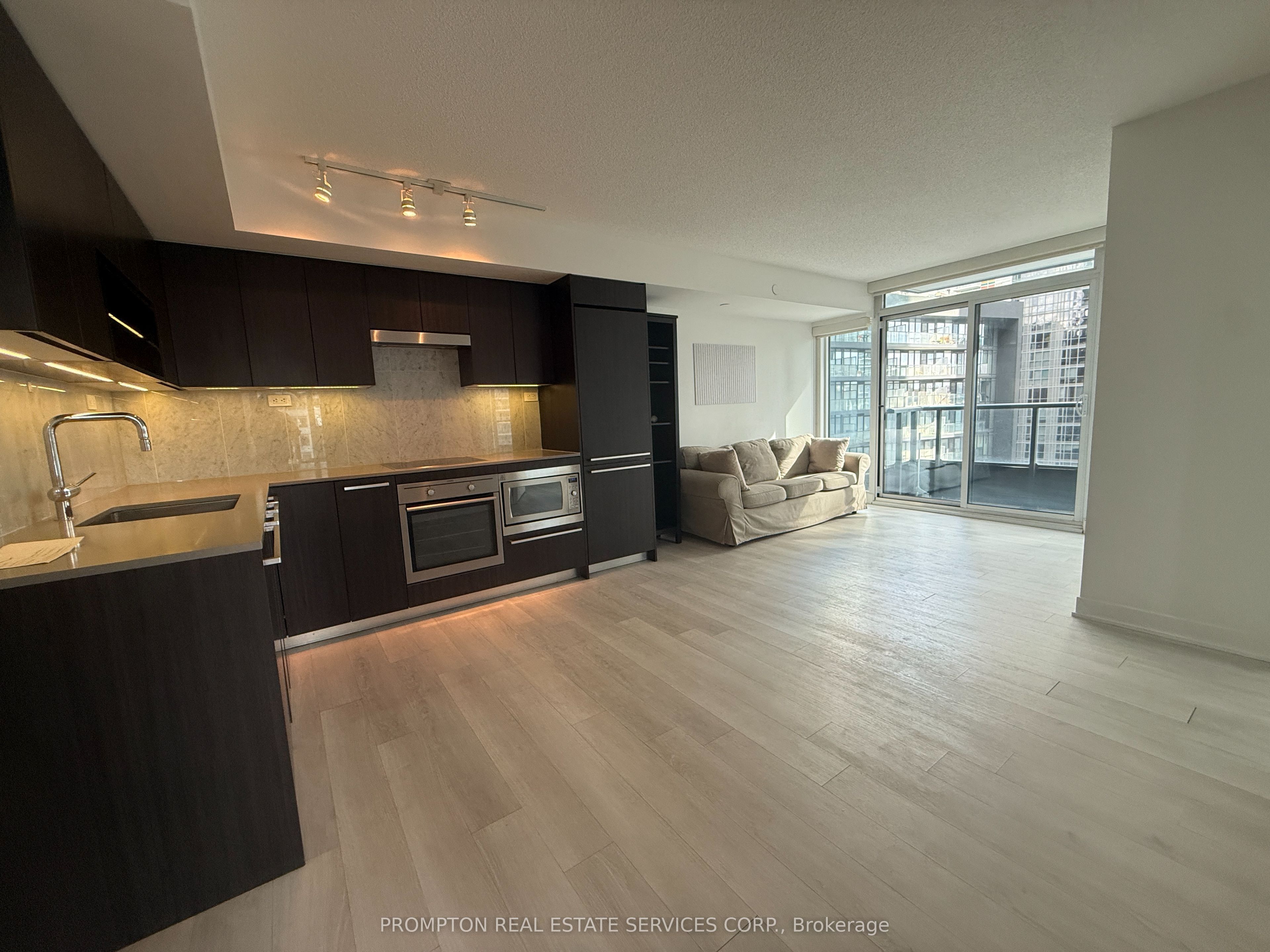 80 Queens Wharf Road 710 Property Photo 2