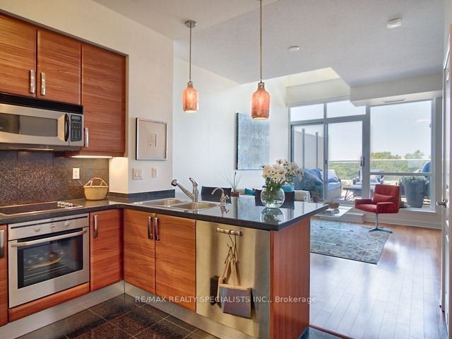 1 Avondale Avenue 501 Property Photo 4