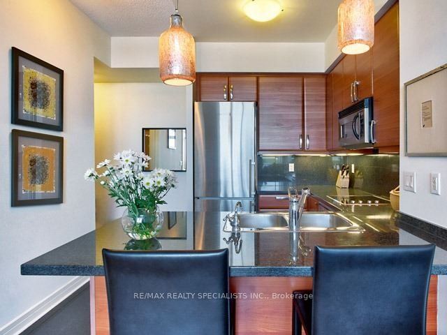 1 Avondale Avenue 501 Property Photo 5